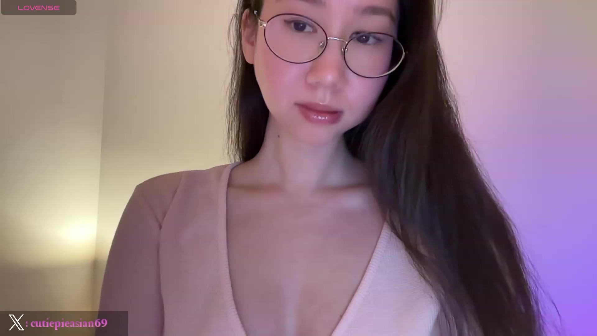 Gallery image thumbnail from cute_asian69's myfreecams stream on, 02/29/2024, 24:23 image 5 of 20