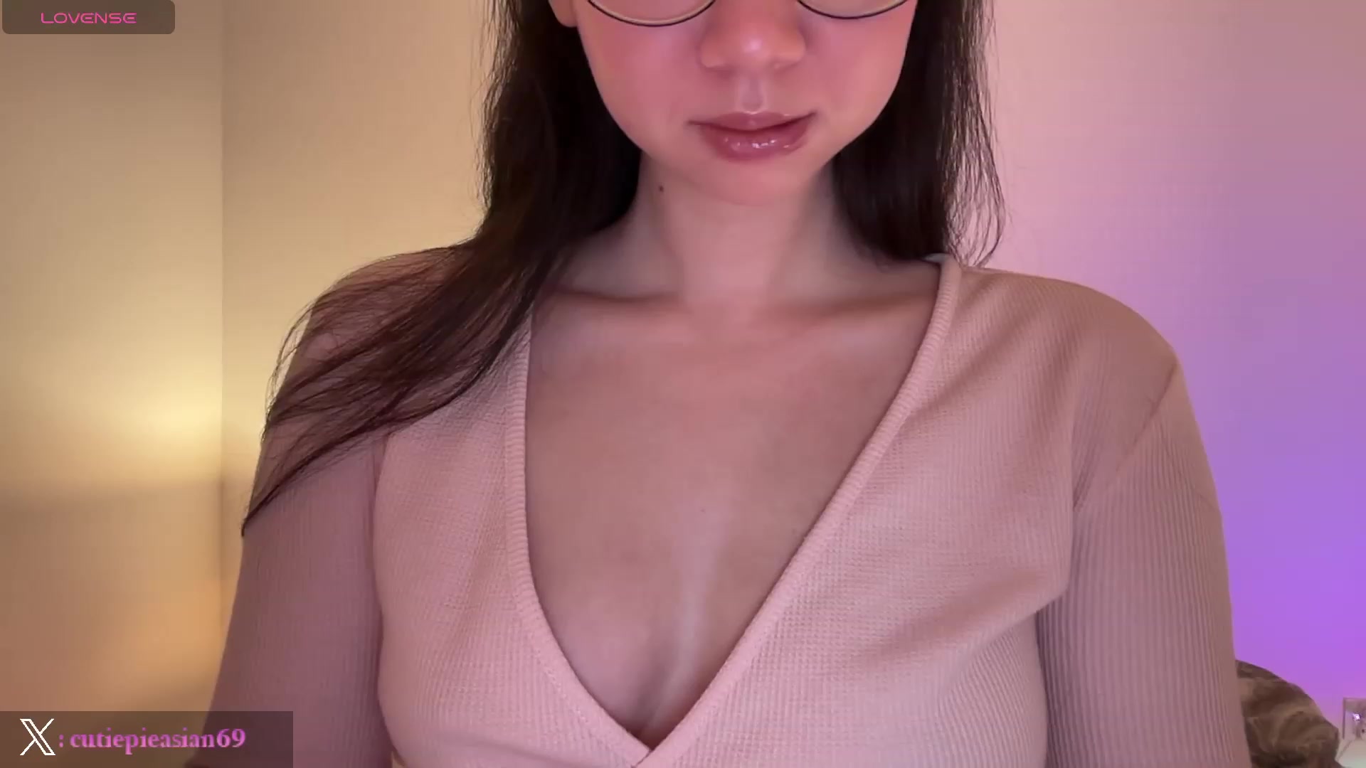 Gallery image thumbnail from cute_asian69's myfreecams stream on, 02/29/2024, 24:23 image 1 of 20