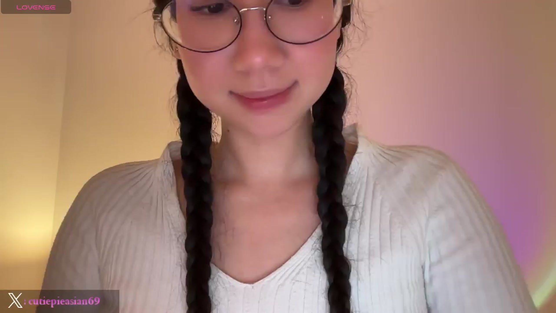 Gallery image thumbnail from cute_asian69's myfreecams stream on, 03/27/2024, 03:13 image 12 of 20