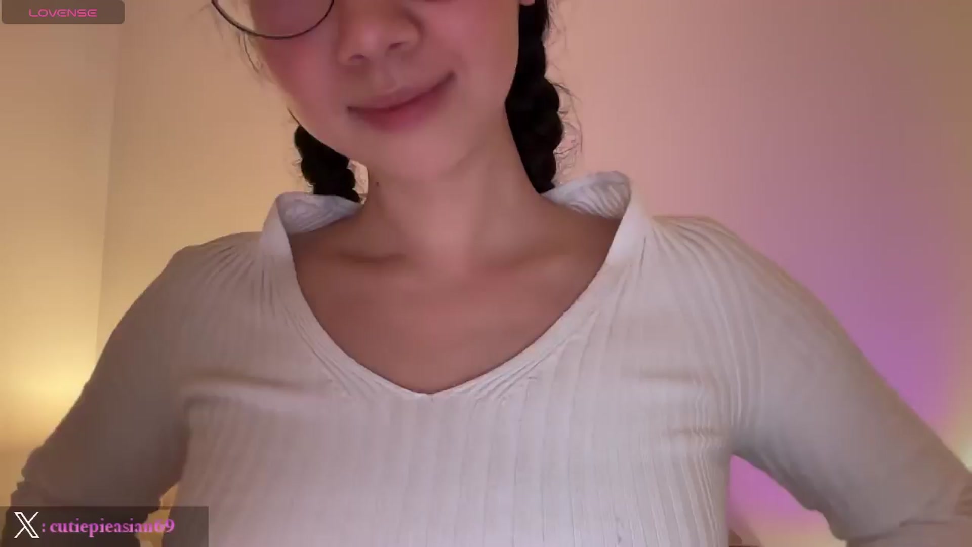 Gallery image thumbnail from cute_asian69's myfreecams stream on, 03/27/2024, 03:13 image 10 of 20