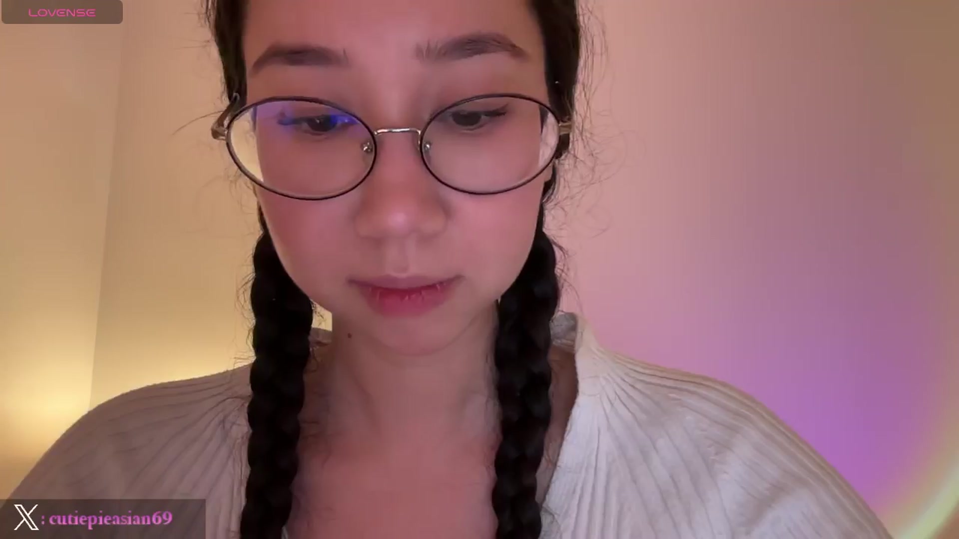 Gallery image thumbnail from cute_asian69's myfreecams stream on, 03/27/2024, 03:13 image 13 of 20