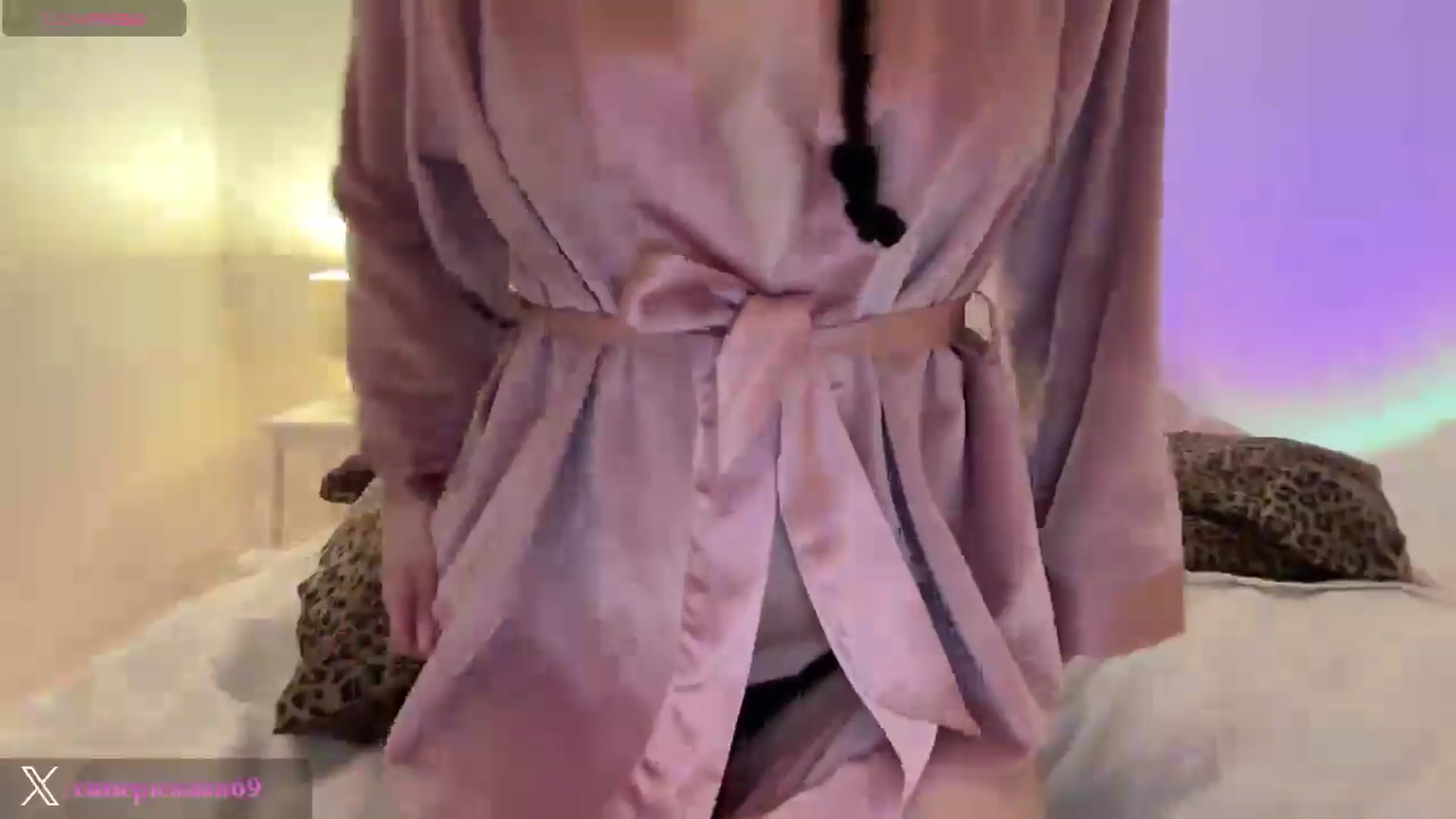 Gallery image thumbnail from cute_asian69's myfreecams stream on, 03/27/2024, 03:48 image 12 of 20