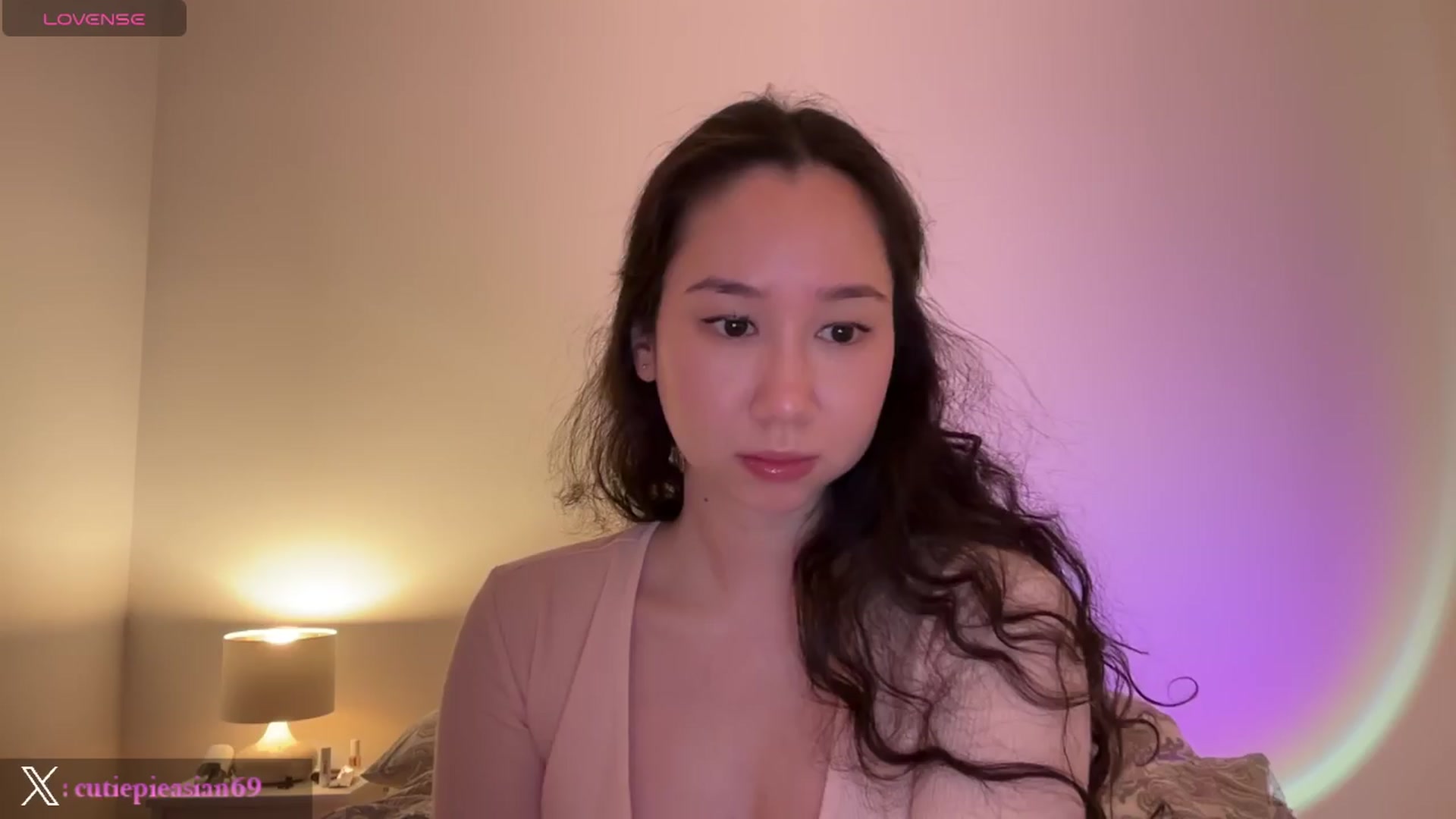 Gallery image thumbnail from cute_asian69's myfreecams stream on, 04/06/2024, 23:18 image 4 of 20