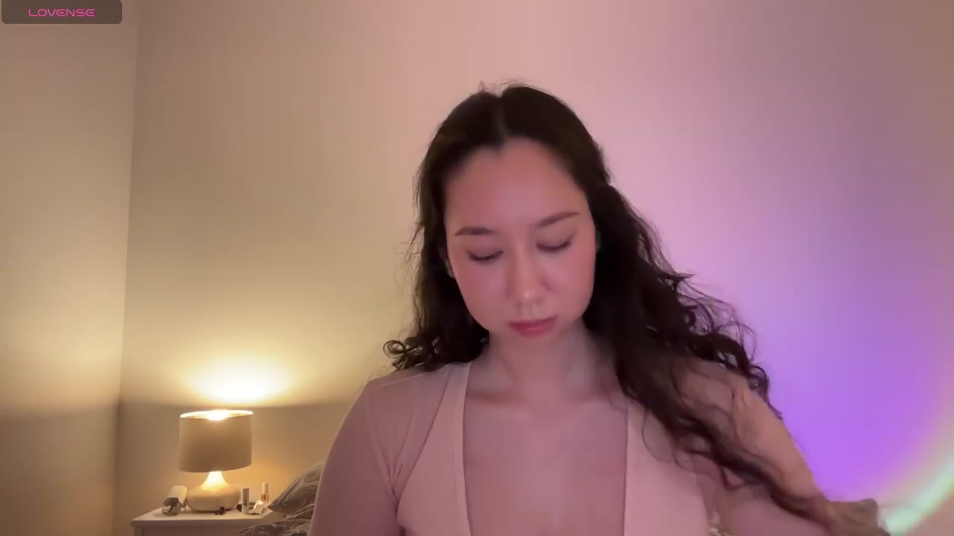 Gallery image thumbnail from cute_asian69's myfreecams stream on, 04/06/2024, 23:18 image 14 of 20