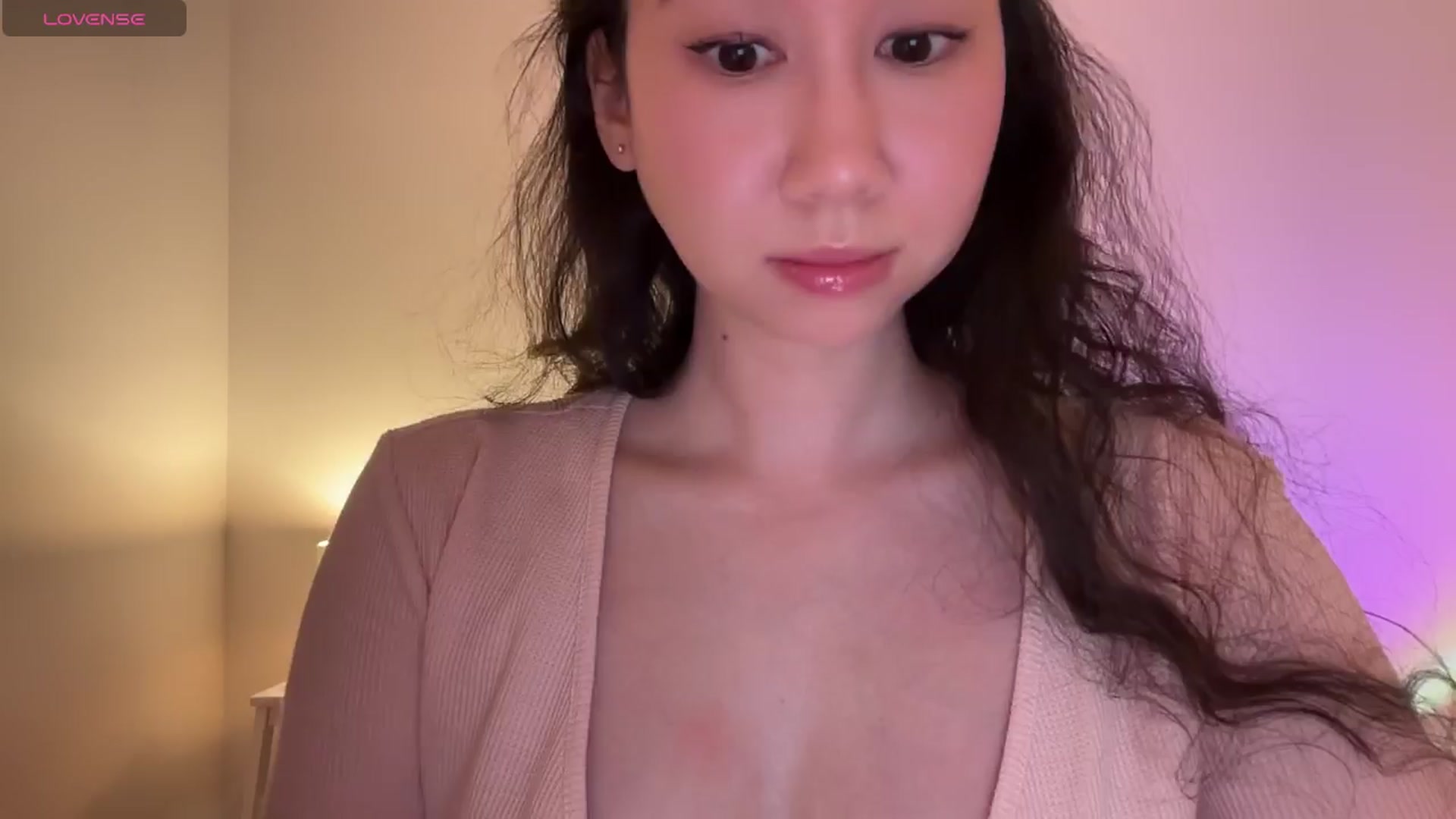 Gallery image thumbnail from cute_asian69's myfreecams stream on, 04/06/2024, 23:18 image 16 of 20