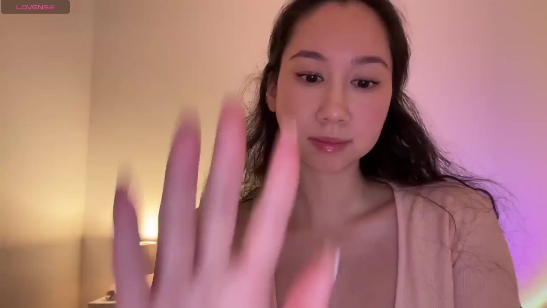 Gallery image thumbnail from cute_asian69's myfreecams stream on, 04/06/2024, 23:48 image 11 of 20