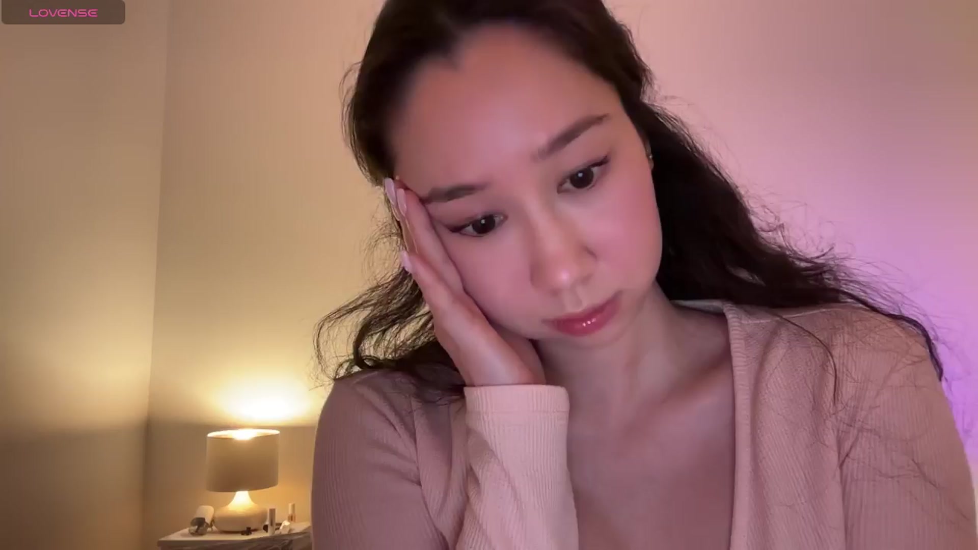 Gallery image thumbnail from cute_asian69's myfreecams stream on, 04/06/2024, 23:48 image 10 of 20