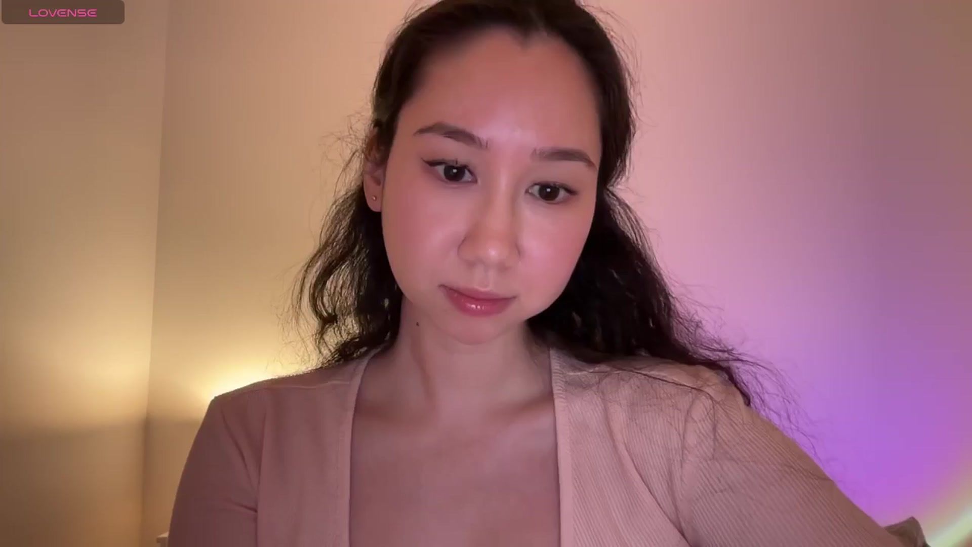 Gallery image thumbnail from cute_asian69's myfreecams stream on, 04/06/2024, 23:48 image 6 of 20