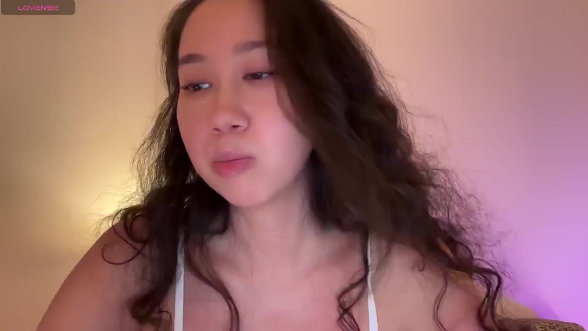 Gallery image thumbnail from cute_asian69's myfreecams stream on, 04/21/2024, 19:52 image 13 of 20