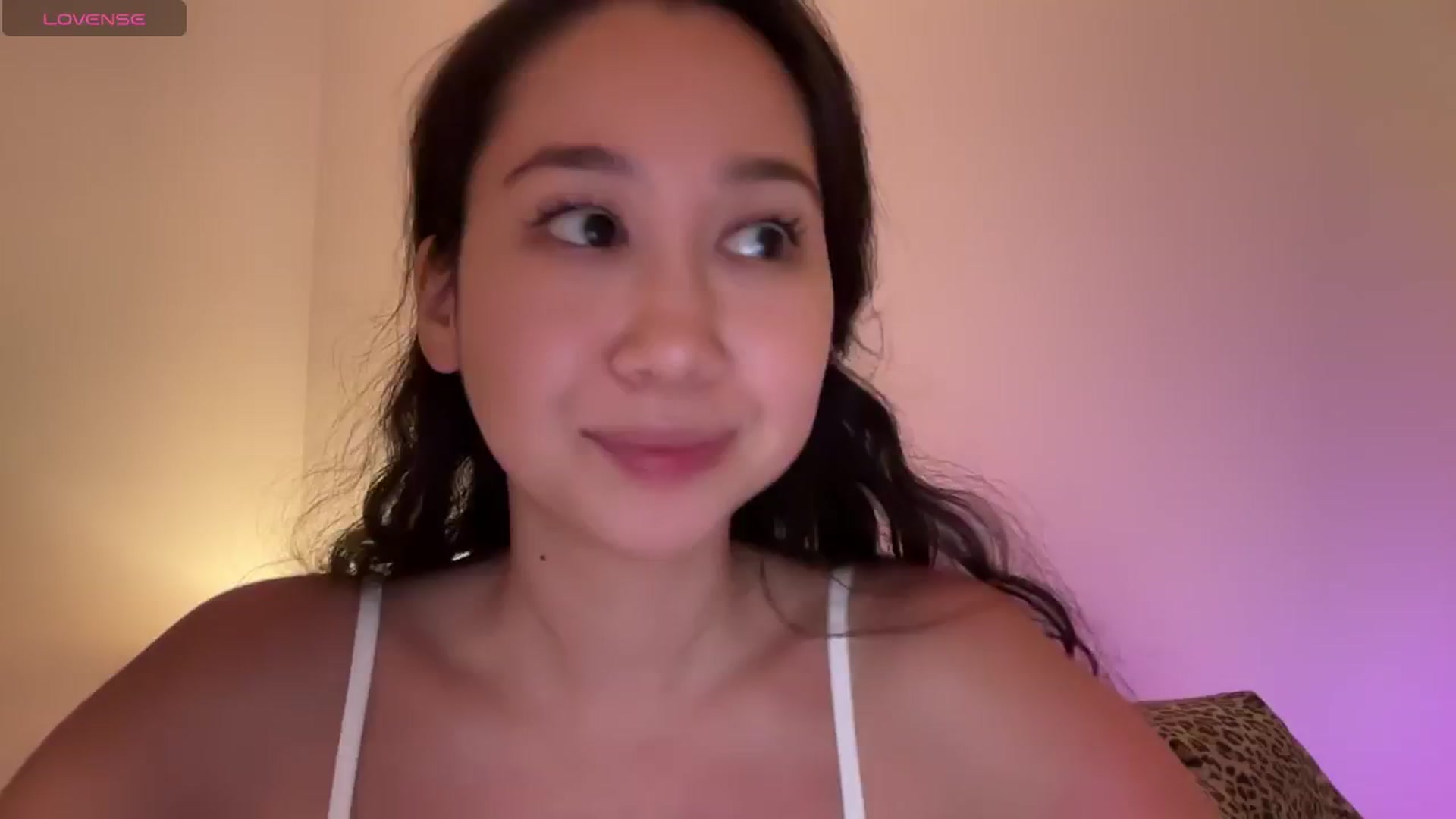 Gallery image thumbnail from cute_asian69's myfreecams stream on, 04/21/2024, 22:33 image 10 of 20