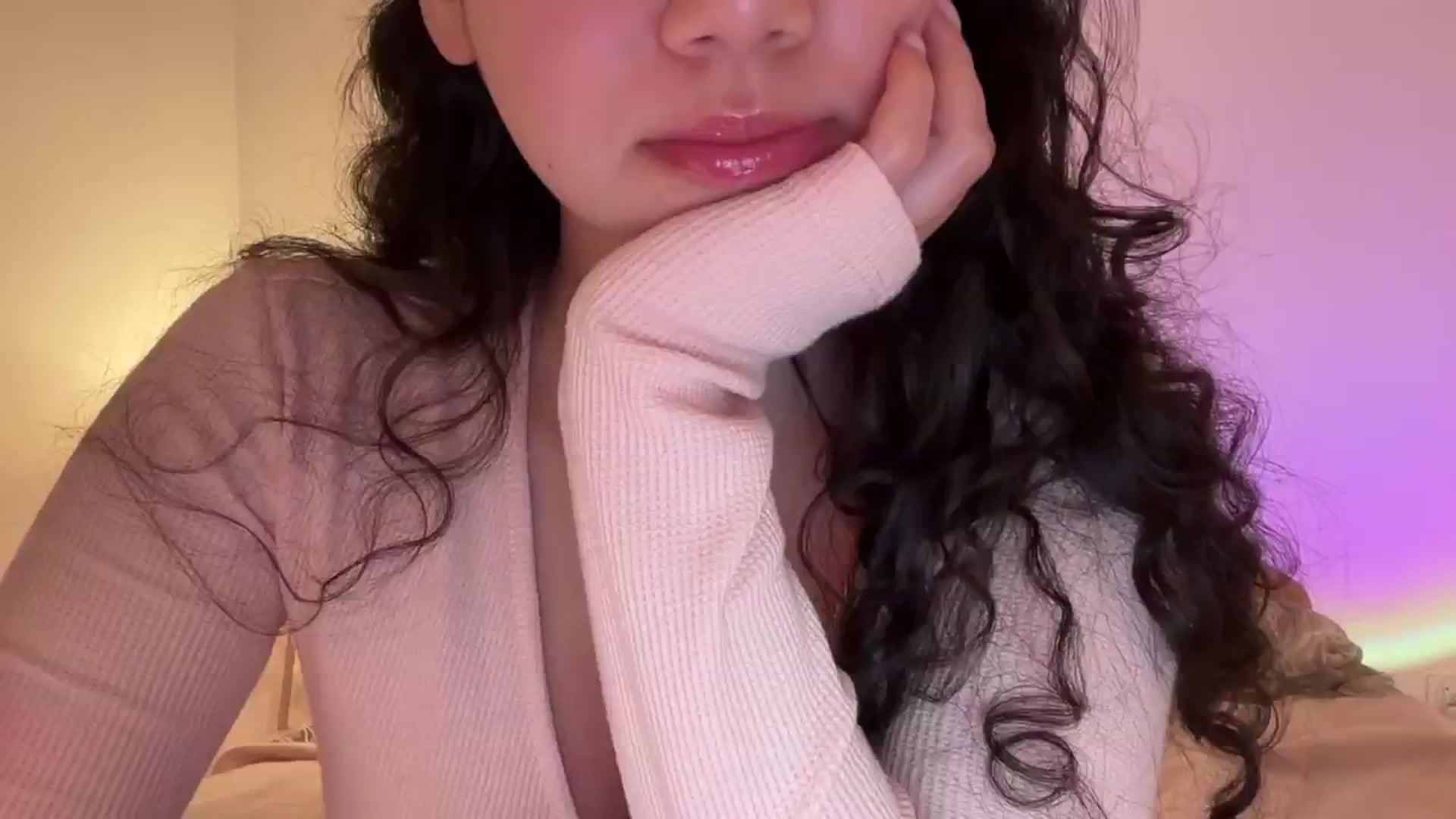 Gallery image thumbnail from cute_asian69's myfreecams stream on, 04/22/2024, 21:40 image 8 of 20