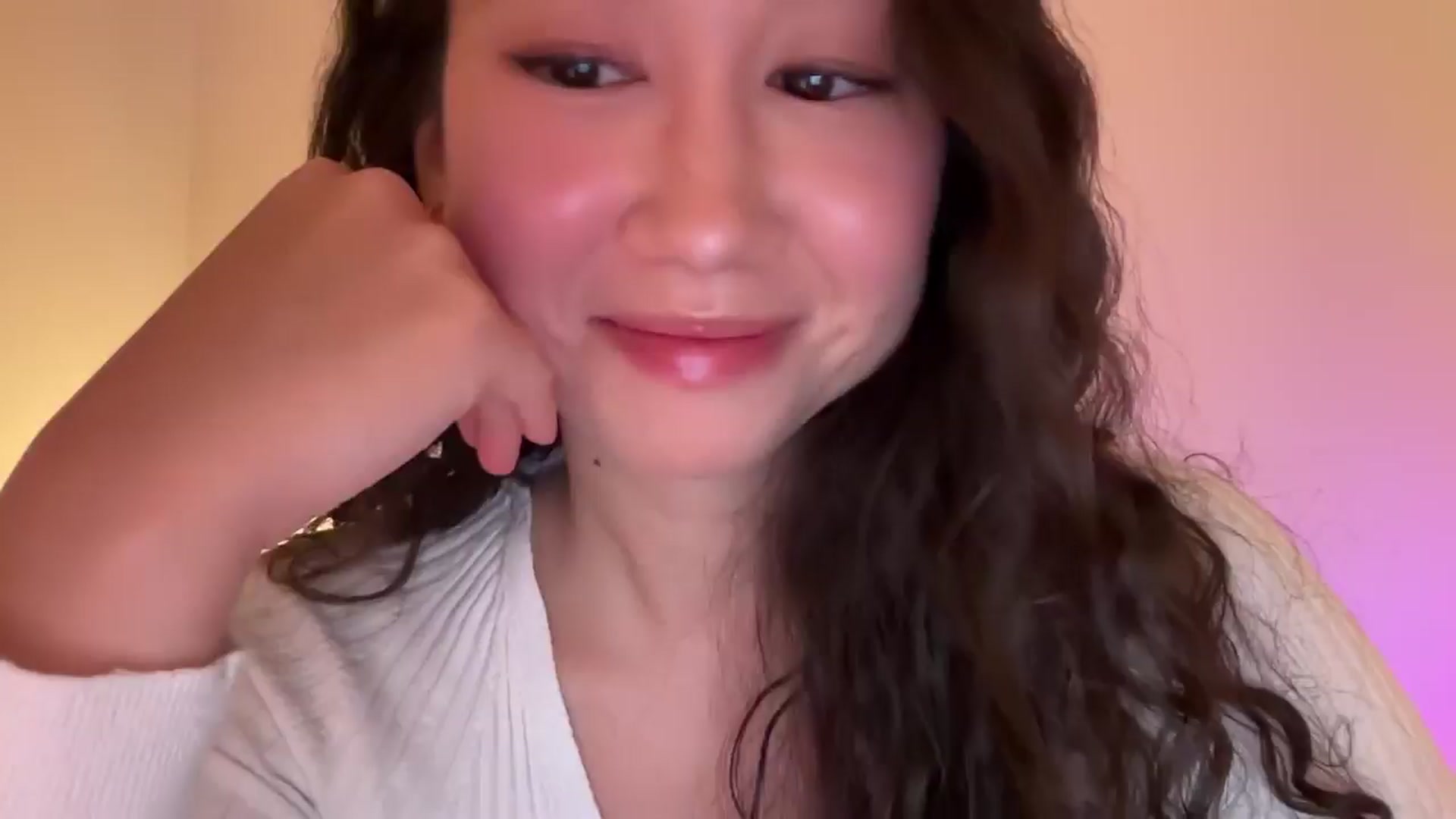 Gallery image thumbnail from cute_asian69's myfreecams stream on, 05/12/2024, 22:30 image 5 of 20