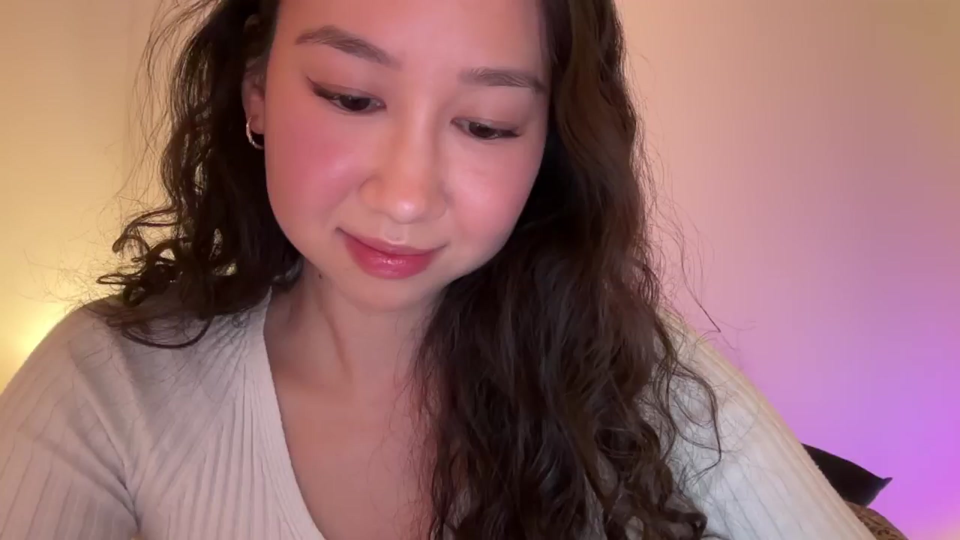 Gallery image thumbnail from cute_asian69's myfreecams stream on, 05/12/2024, 22:30 image 8 of 20