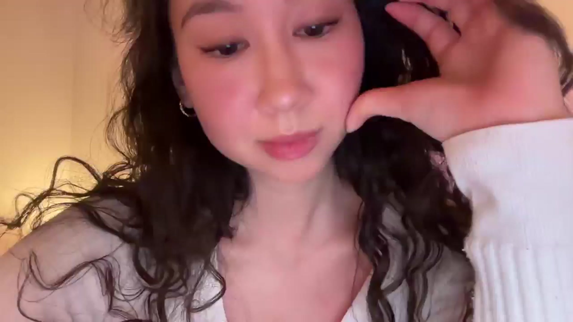Gallery image thumbnail from cute_asian69's myfreecams stream on, 05/12/2024, 22:30 image 4 of 20