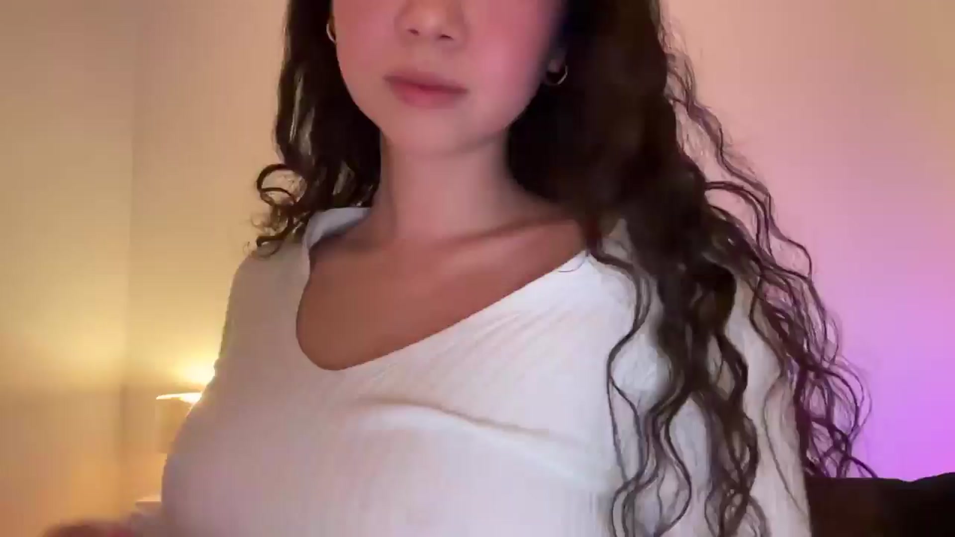 Gallery image thumbnail from cute_asian69's myfreecams stream on, 05/13/2024, 24:02 image 2 of 20