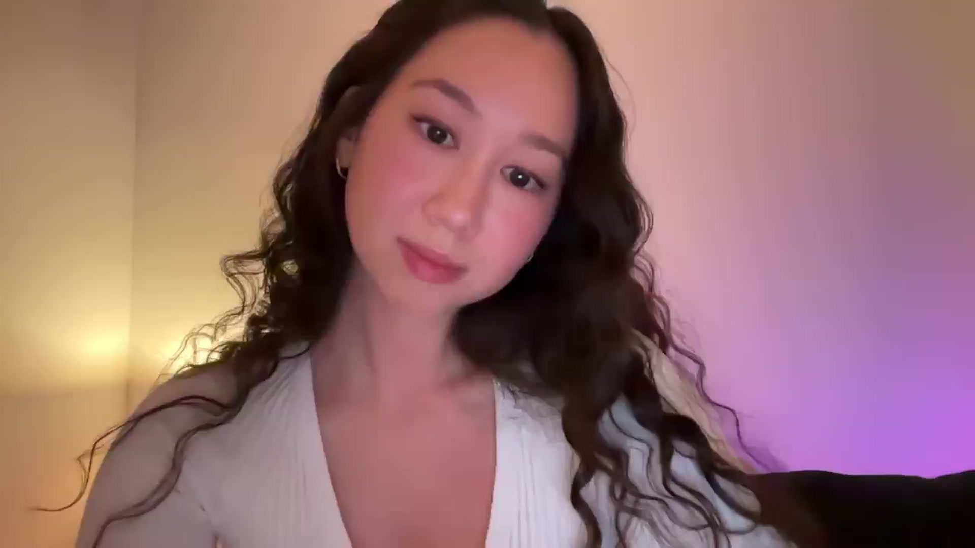 Gallery image thumbnail from cute_asian69's myfreecams stream on, 05/13/2024, 24:02 image 4 of 20
