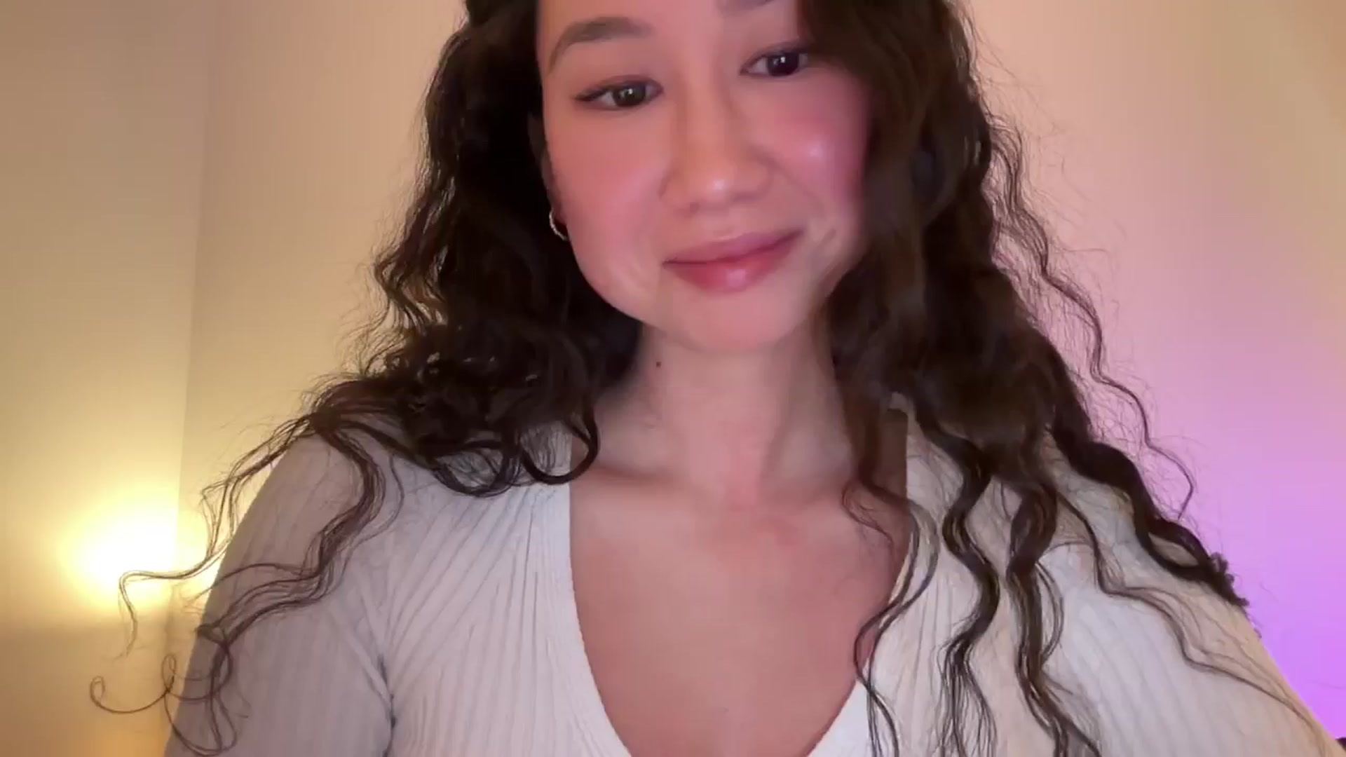 Gallery image thumbnail from cute_asian69's myfreecams stream on, 05/13/2024, 24:02 image 1 of 20