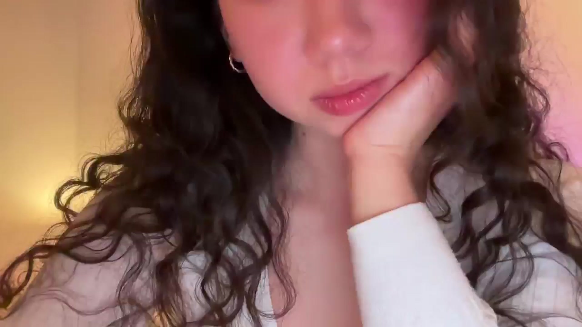 Gallery image thumbnail from cute_asian69's myfreecams stream on, 05/13/2024, 24:02 image 10 of 20