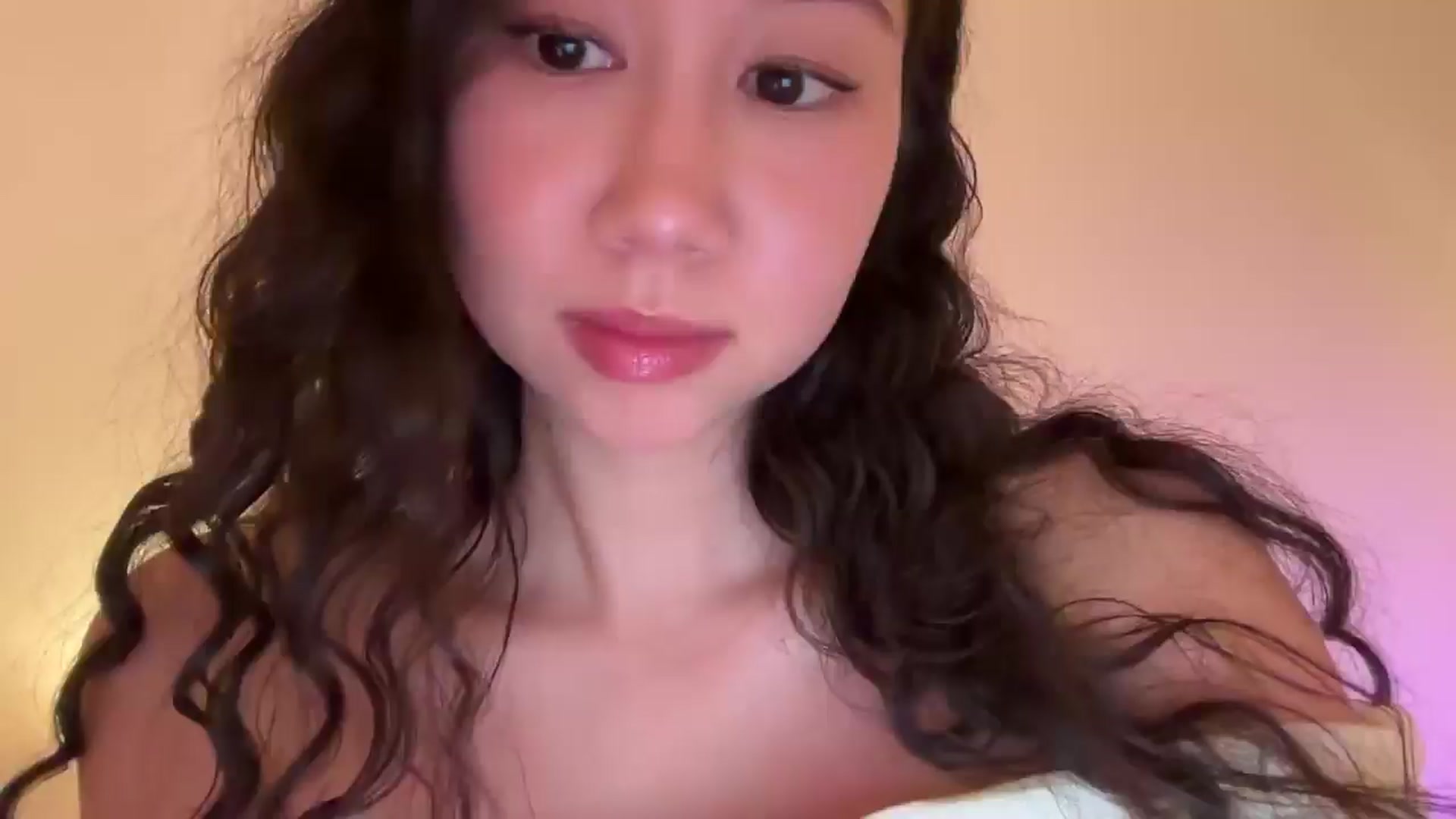 Gallery image thumbnail from cute_asian69's myfreecams stream on, 05/16/2024, 02:29 image 2 of 20