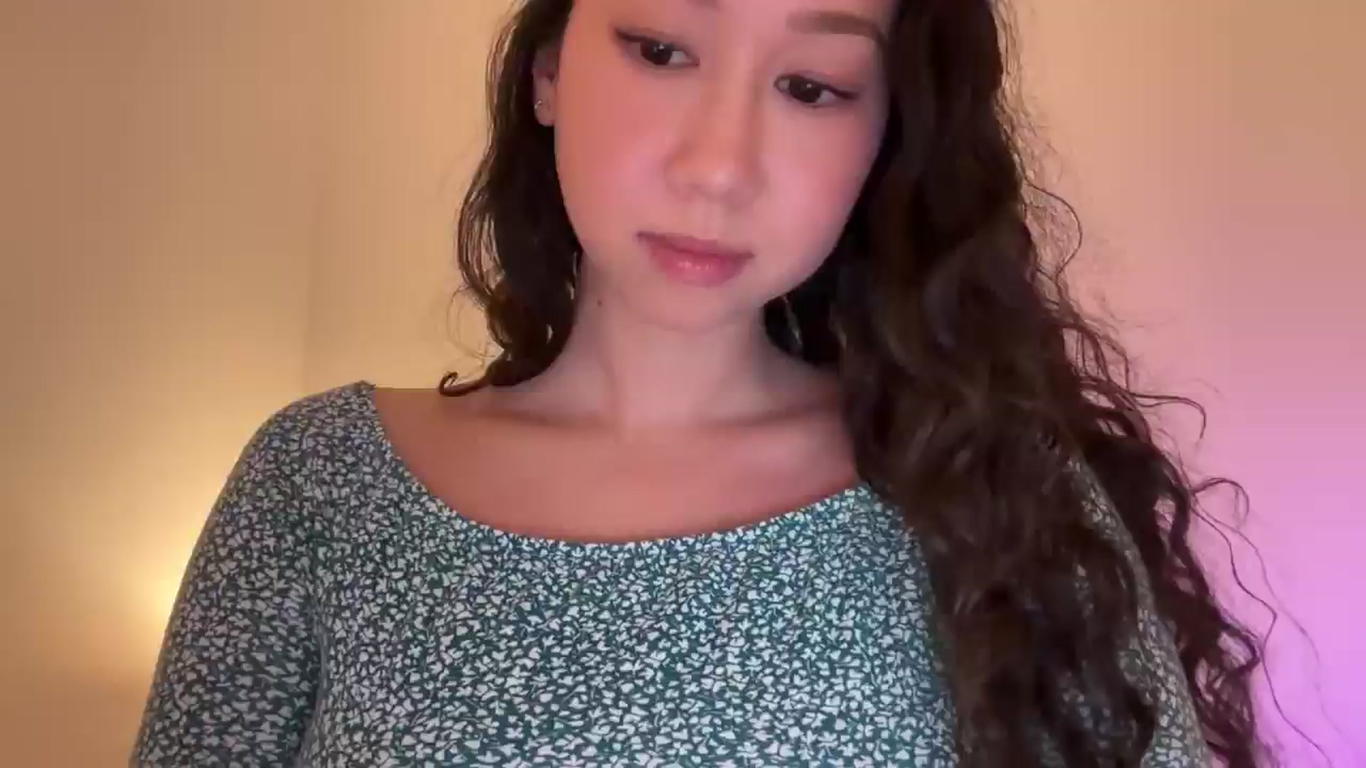 Gallery image thumbnail from cute_asian69's myfreecams stream on, 05/17/2024, 04:45 image 1 of 20