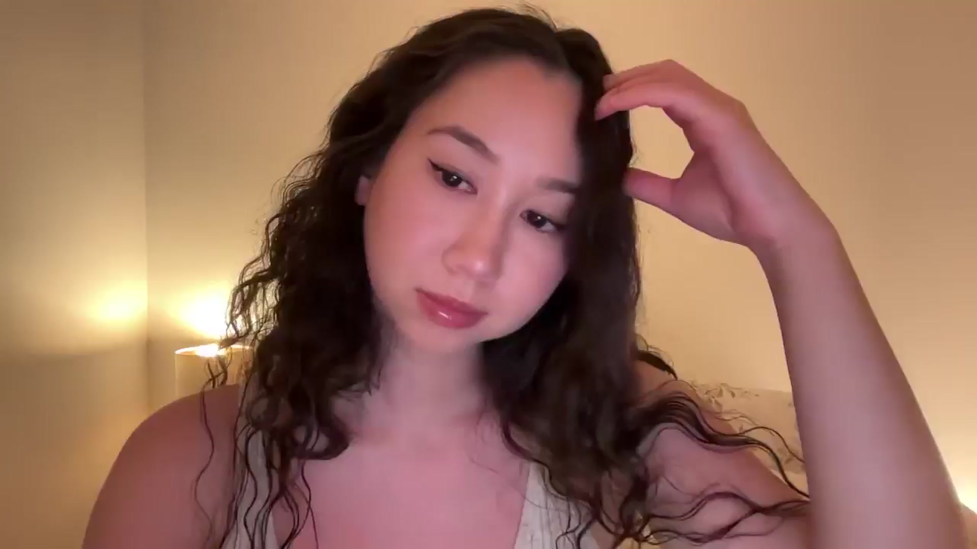 Gallery image thumbnail from cute_asian69's myfreecams stream on, 06/03/2024, 24:01 image 8 of 20