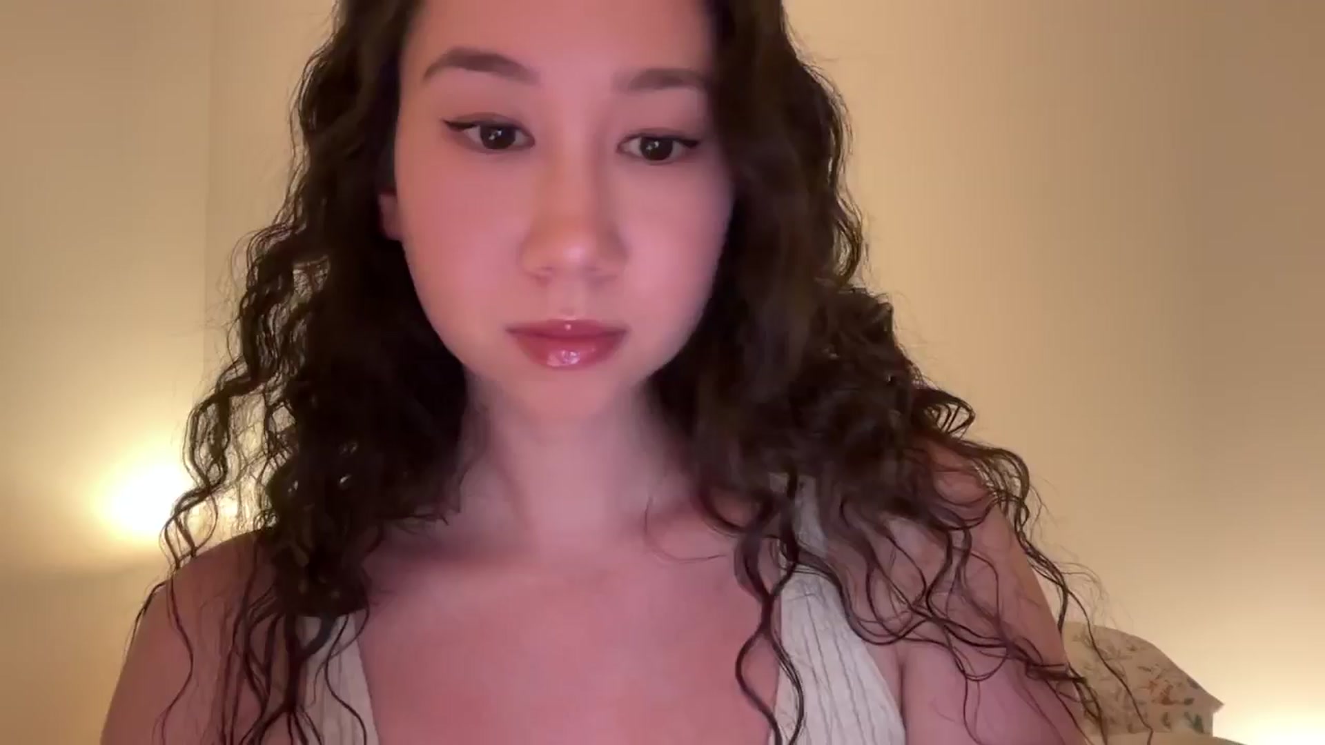Gallery image thumbnail from cute_asian69's myfreecams stream on, 06/03/2024, 24:01 image 4 of 20