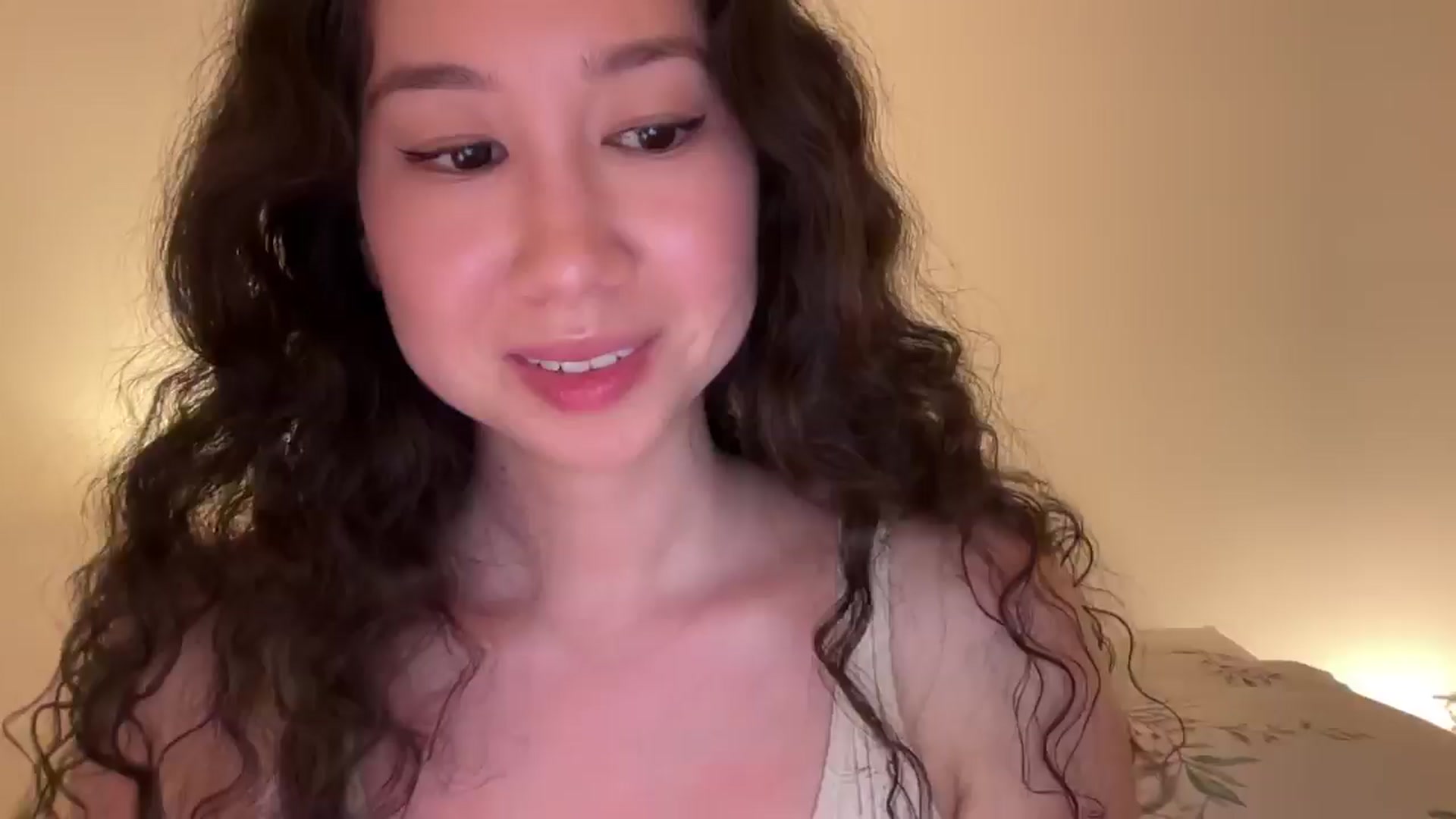 Gallery image thumbnail from cute_asian69's myfreecams stream on, 06/03/2024, 02:13 image 17 of 20