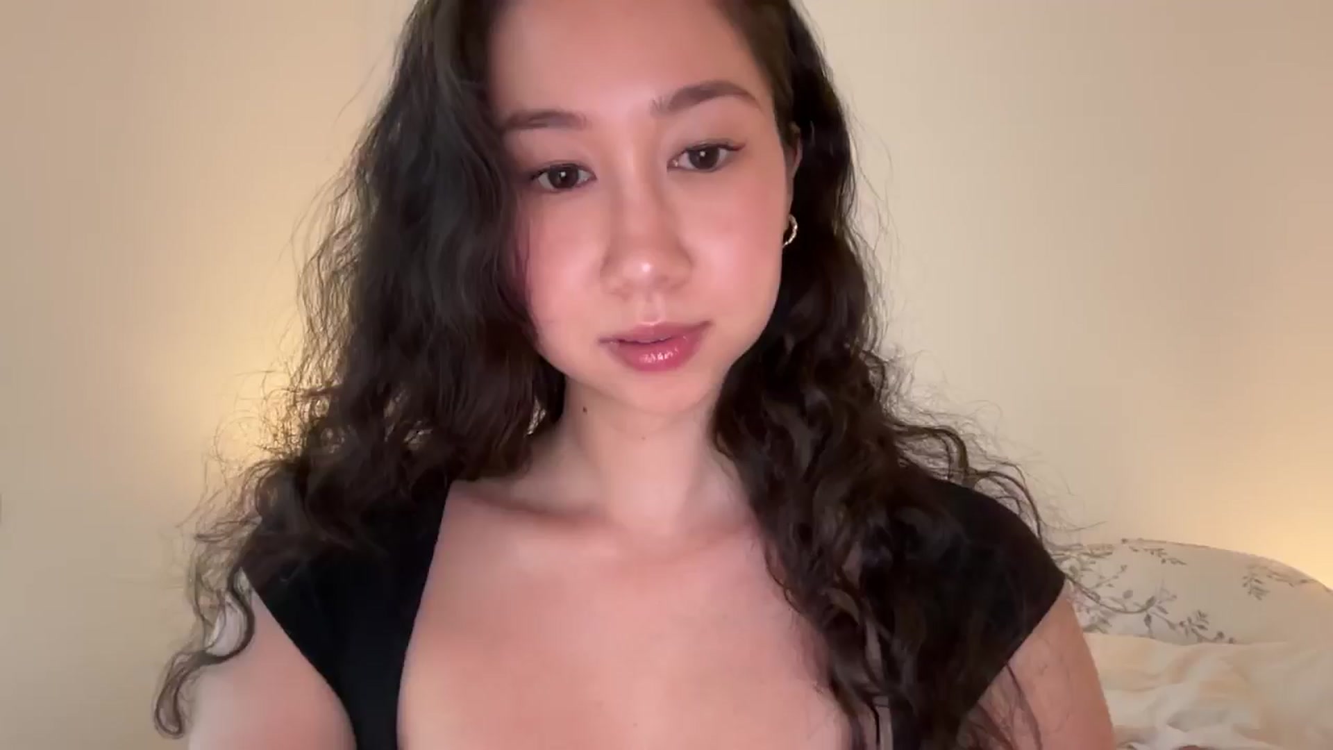 Gallery image thumbnail from cute_asian69's myfreecams stream on, 06/05/2024, 20:58 image 3 of 20