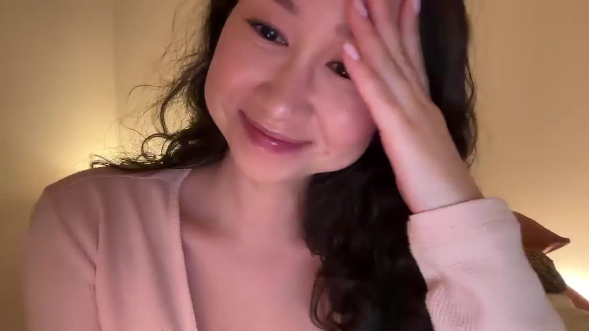 Gallery image thumbnail from cute_asian69's myfreecams stream on, 06/06/2024, 20:47 image 17 of 20