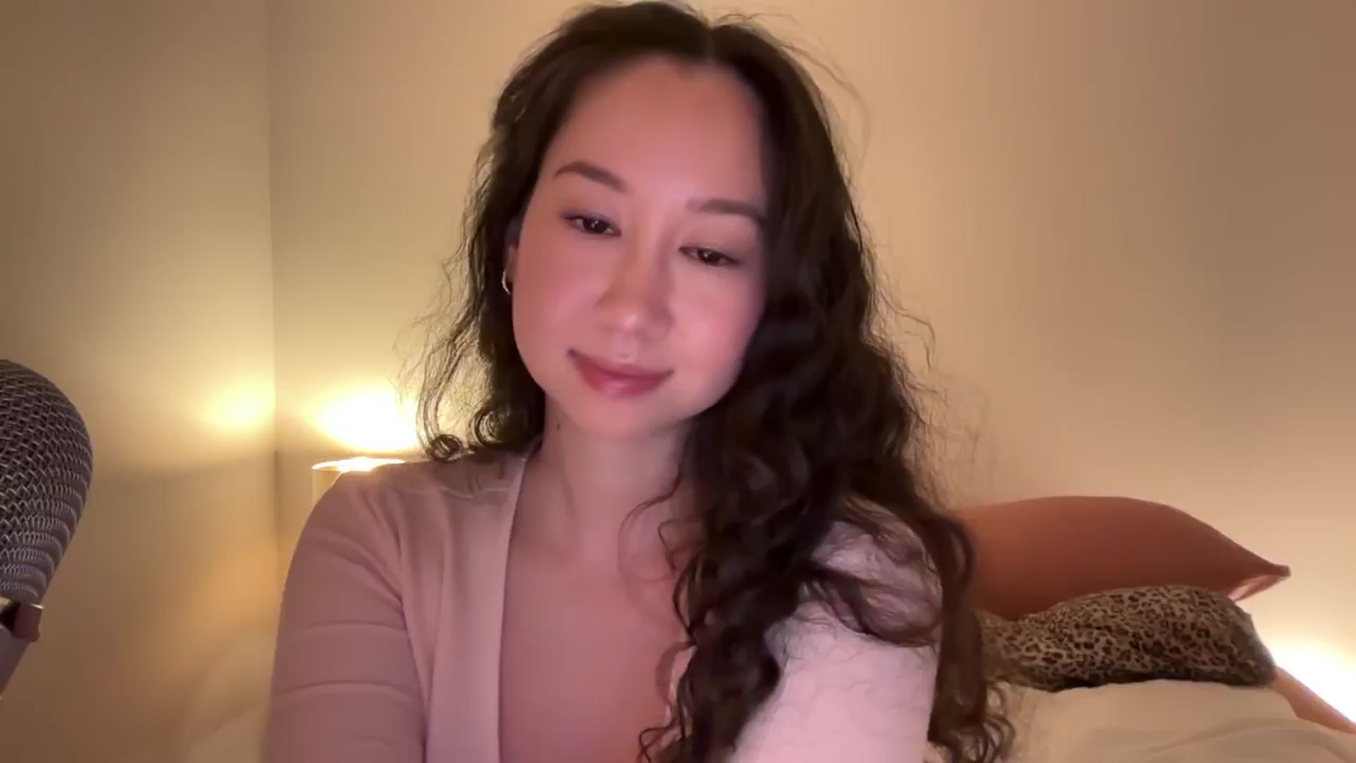 Gallery image thumbnail from cute_asian69's myfreecams stream on, 06/07/2024, 24:19 image 5 of 20