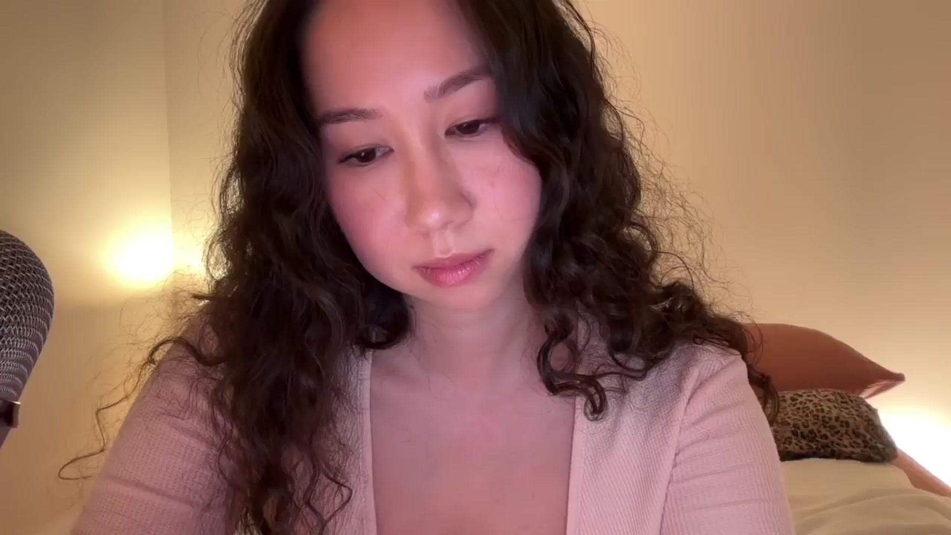 Gallery image thumbnail from cute_asian69's myfreecams stream on, 06/07/2024, 24:19 image 8 of 20