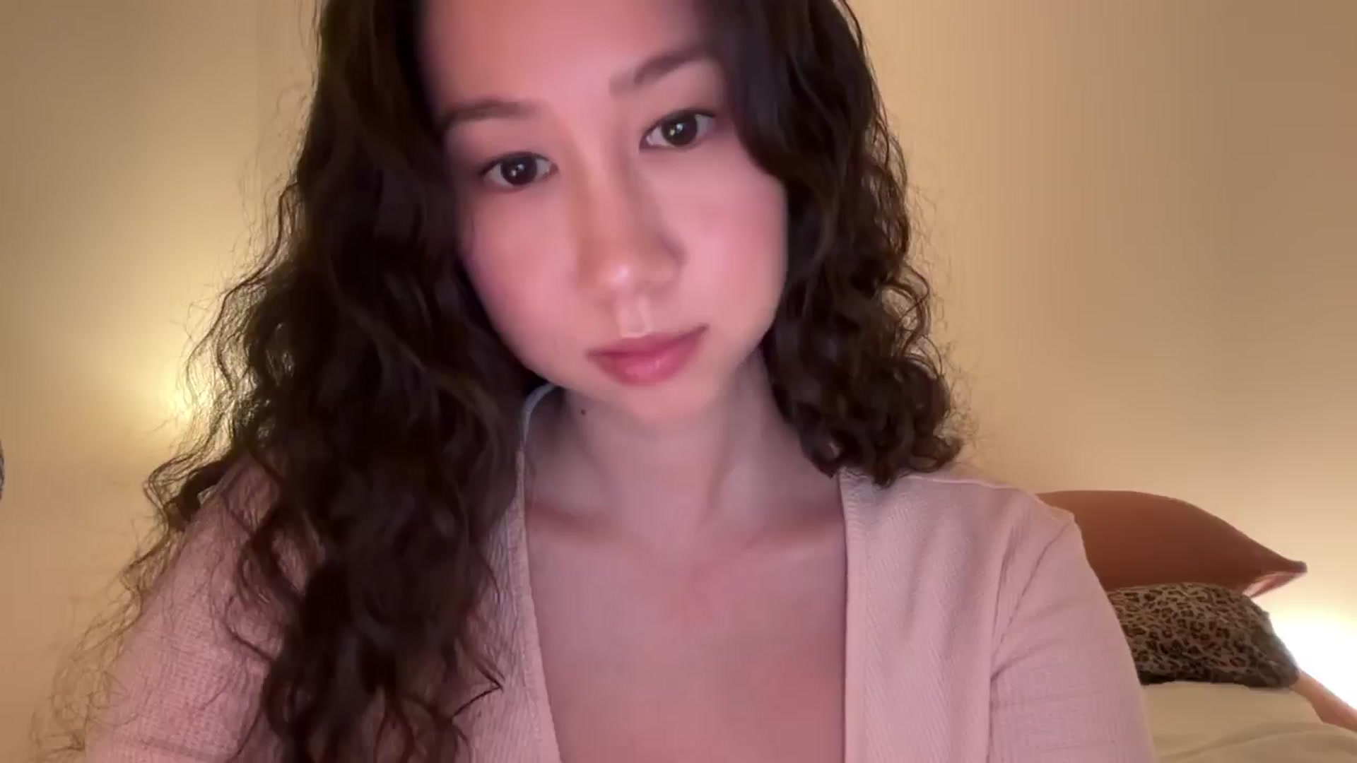 Gallery image thumbnail from cute_asian69's myfreecams stream on, 06/07/2024, 24:19 image 2 of 20