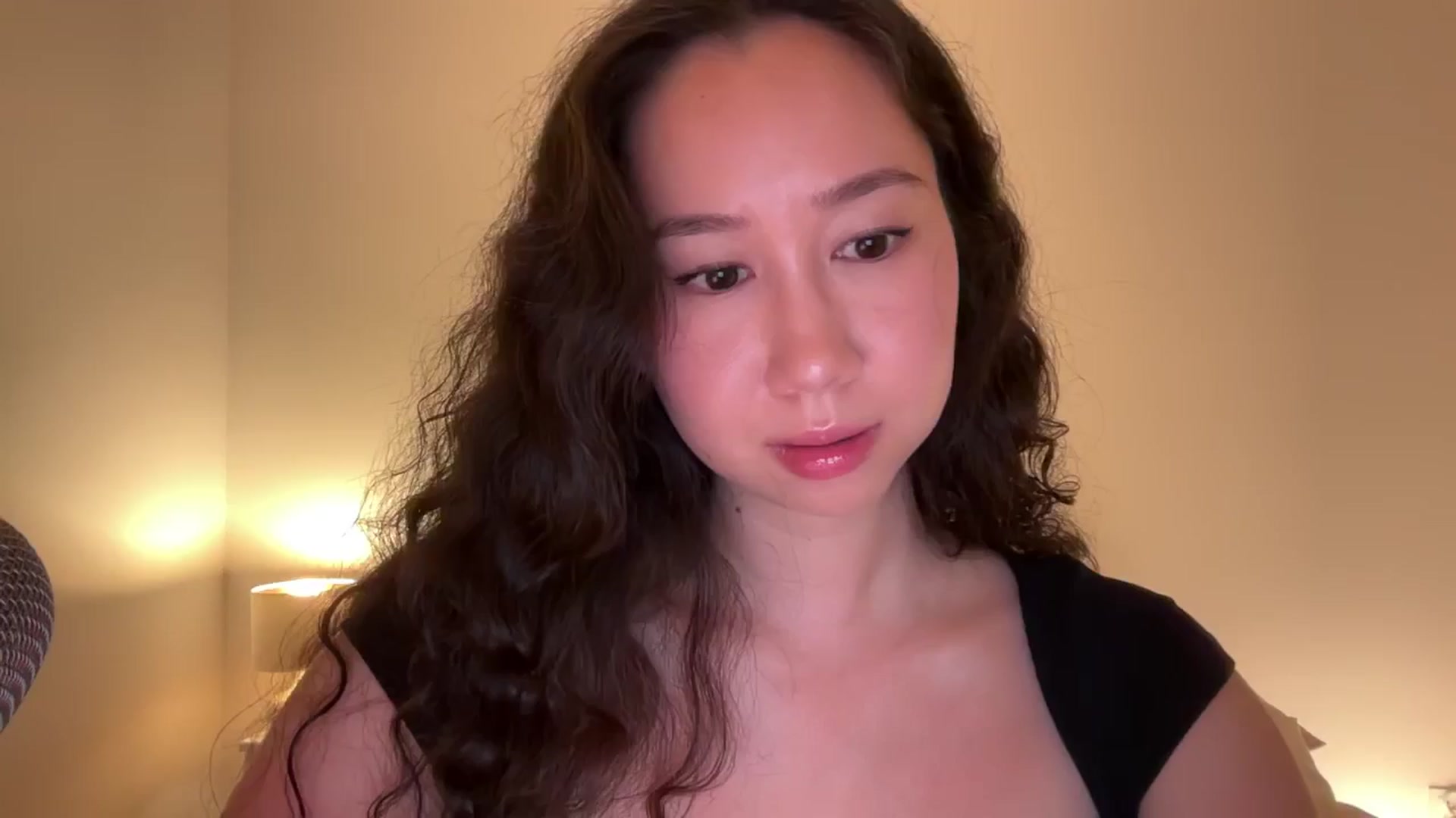 Gallery image thumbnail from cute_asian69's myfreecams stream on, 06/30/2024, 24:28 image 18 of 20