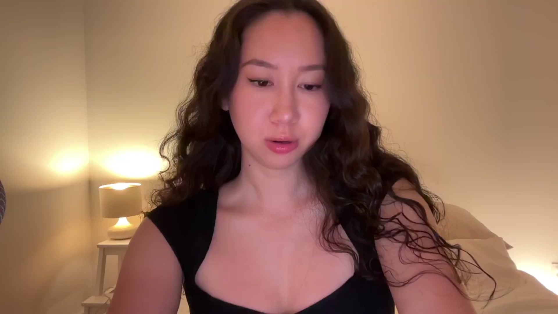 Gallery image thumbnail from cute_asian69's myfreecams stream on, 06/30/2024, 24:28 image 15 of 20