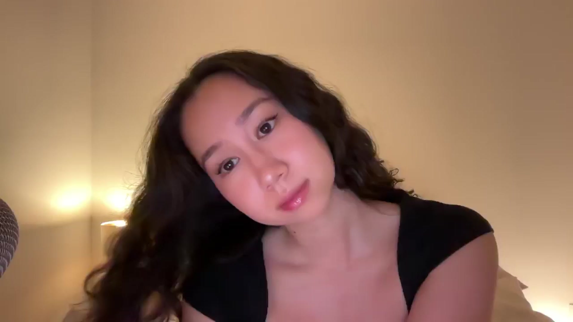 Gallery image thumbnail from cute_asian69's myfreecams stream on, 06/30/2024, 24:28 image 13 of 20
