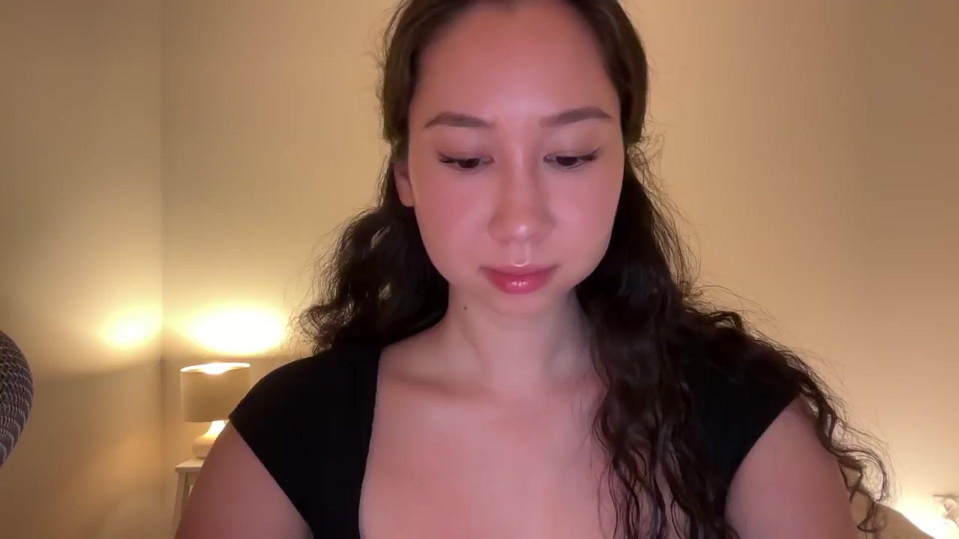 Gallery image thumbnail from cute_asian69's myfreecams stream on, 06/30/2024, 24:28 image 8 of 20