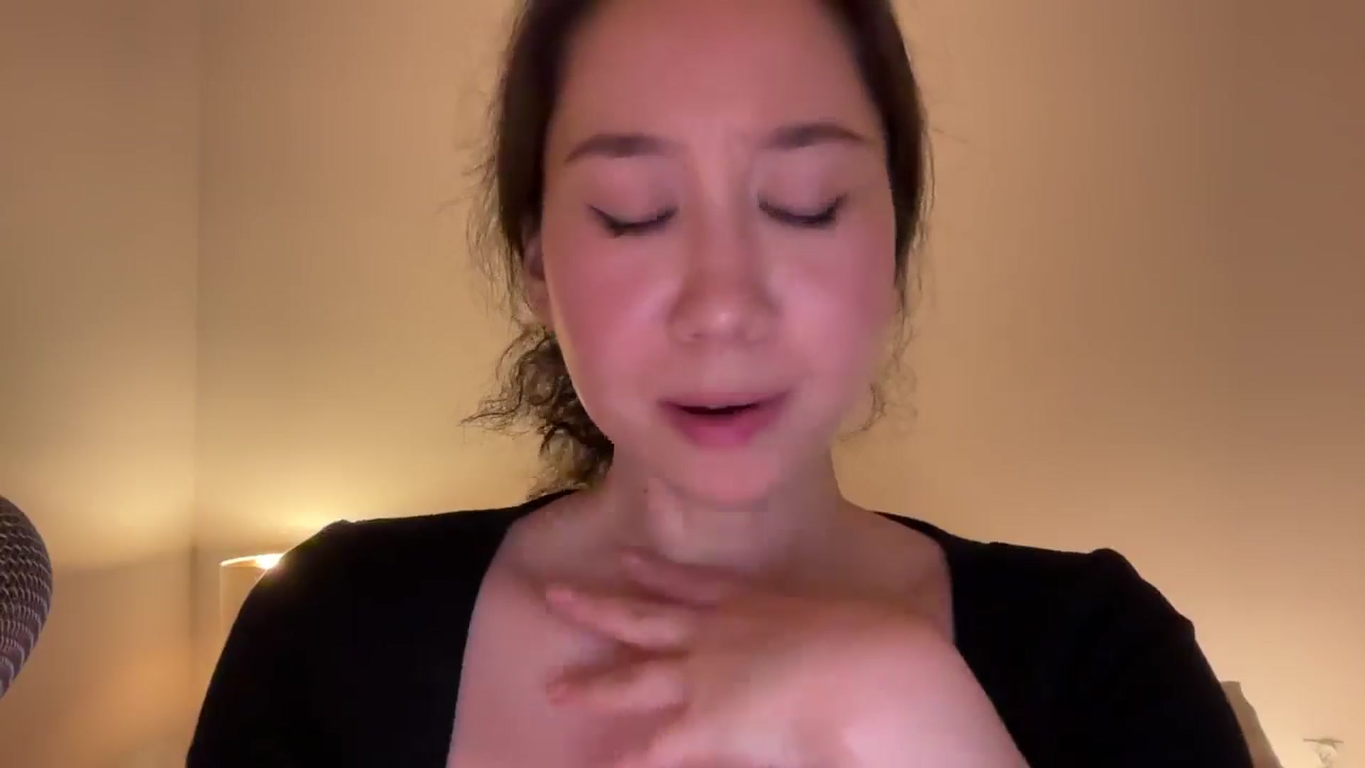 Gallery image thumbnail from cute_asian69's myfreecams stream on, 07/01/2024, 24:38 image 19 of 20