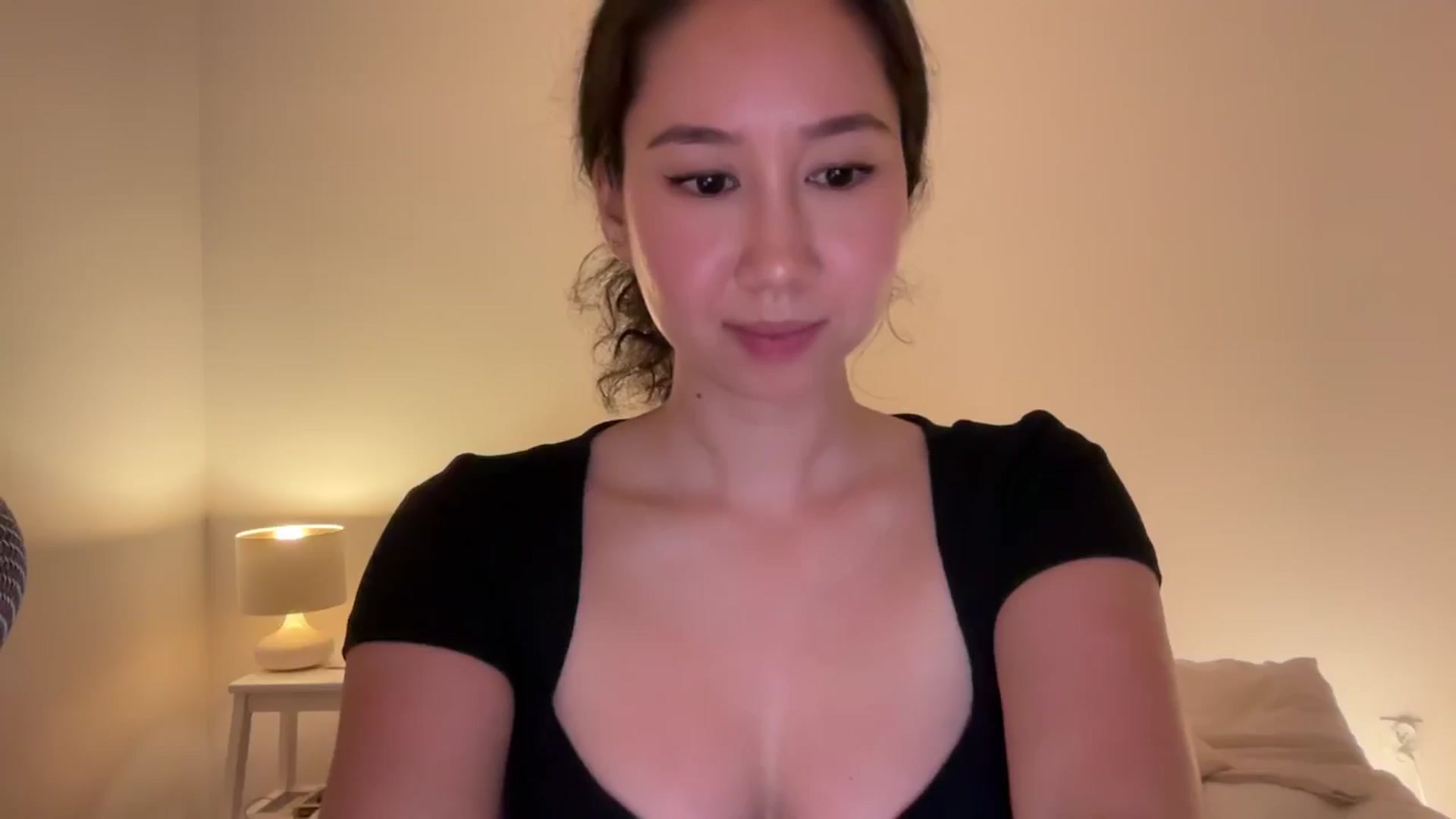 Gallery image thumbnail from cute_asian69's myfreecams stream on, 07/01/2024, 24:38 image 13 of 20