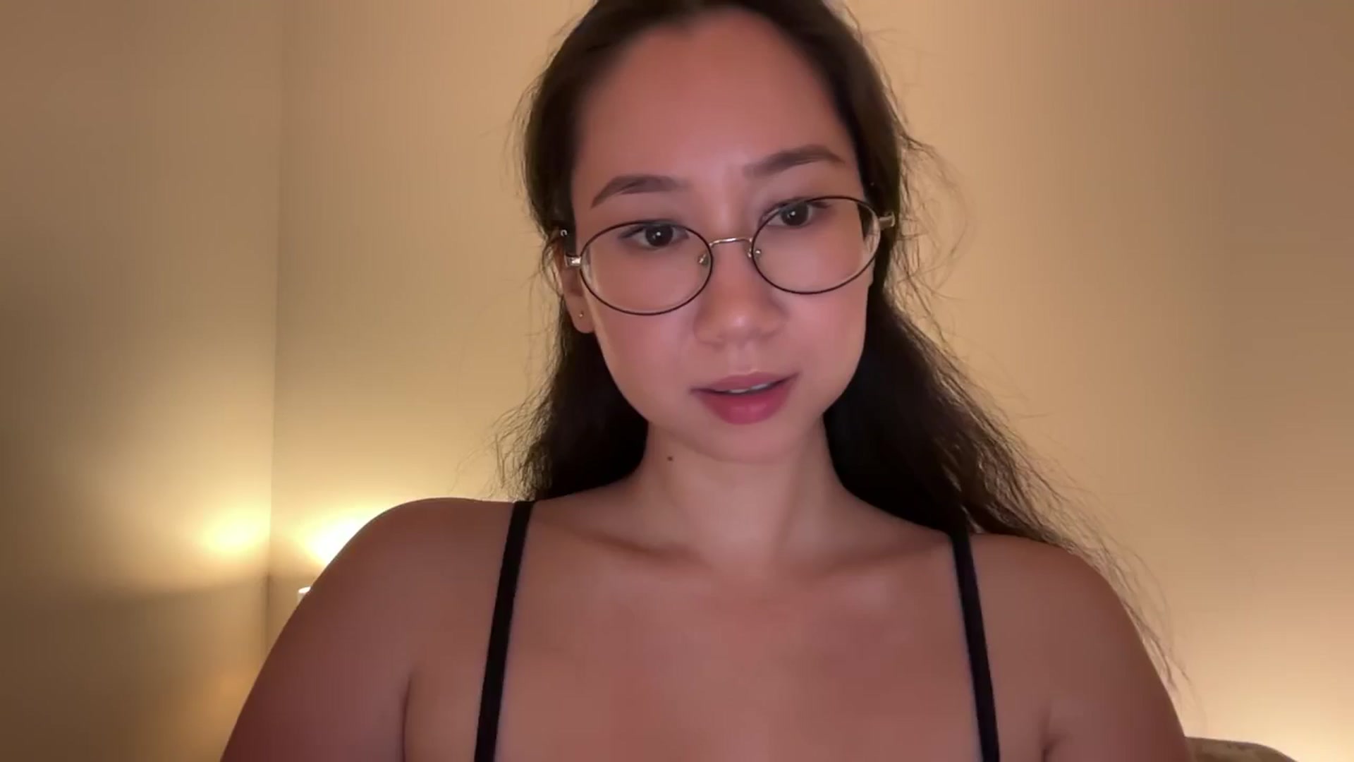 Gallery image thumbnail from cute_asian69's myfreecams stream on, 08/04/2024, 24:25 image 11 of 20