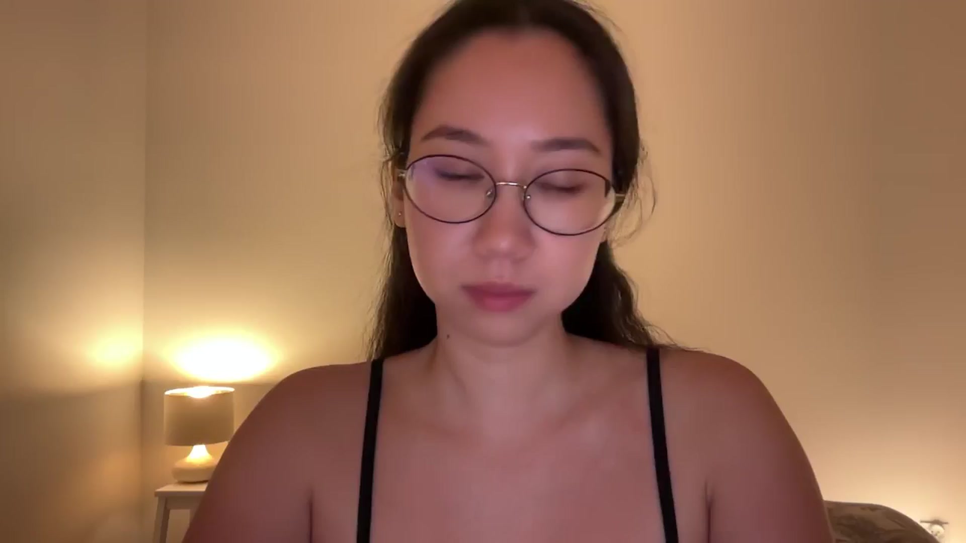 Gallery image thumbnail from cute_asian69's myfreecams stream on, 08/04/2024, 24:25 image 14 of 20