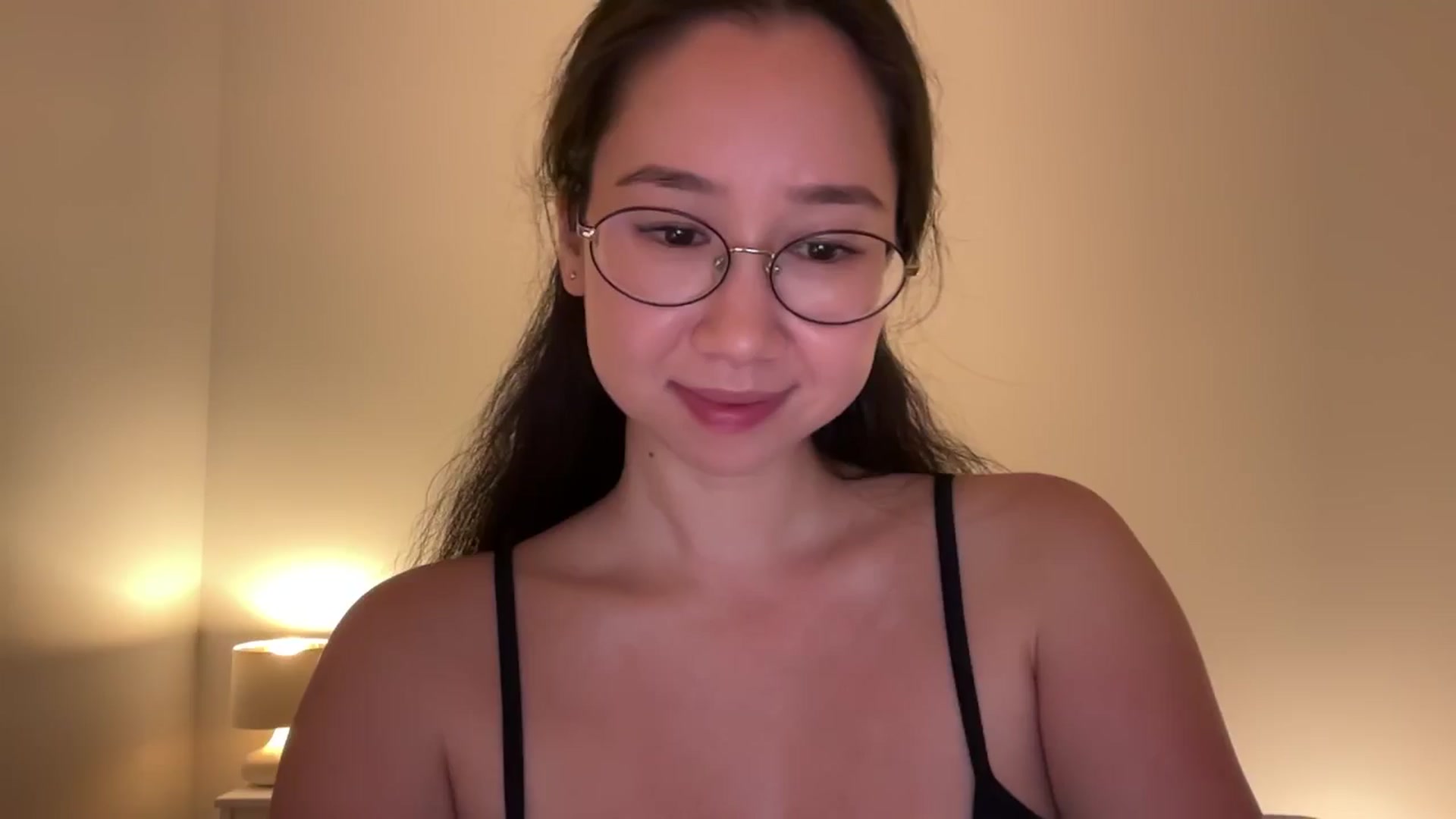 Gallery image thumbnail from cute_asian69's myfreecams stream on, 08/04/2024, 24:25 image 16 of 20
