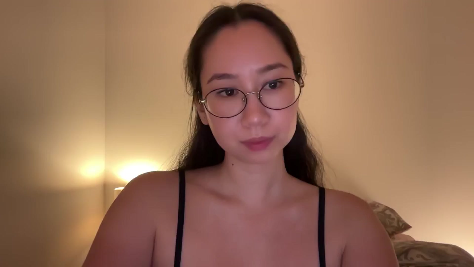 Gallery image thumbnail from cute_asian69's myfreecams stream on, 08/04/2024, 24:25 image 12 of 20