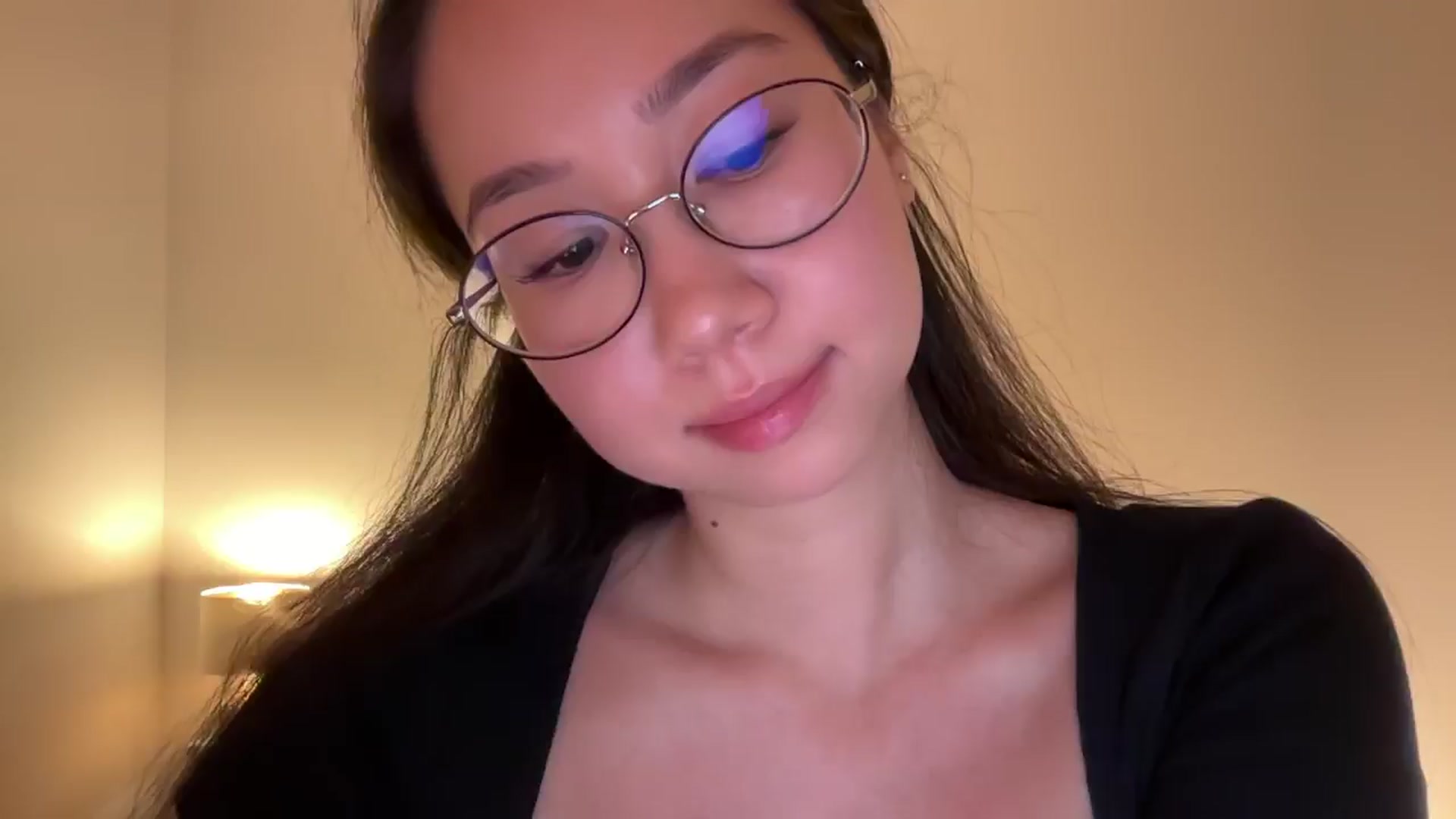 Gallery image thumbnail from cute_asian69's myfreecams stream on, 08/05/2024, 24:05 image 12 of 20
