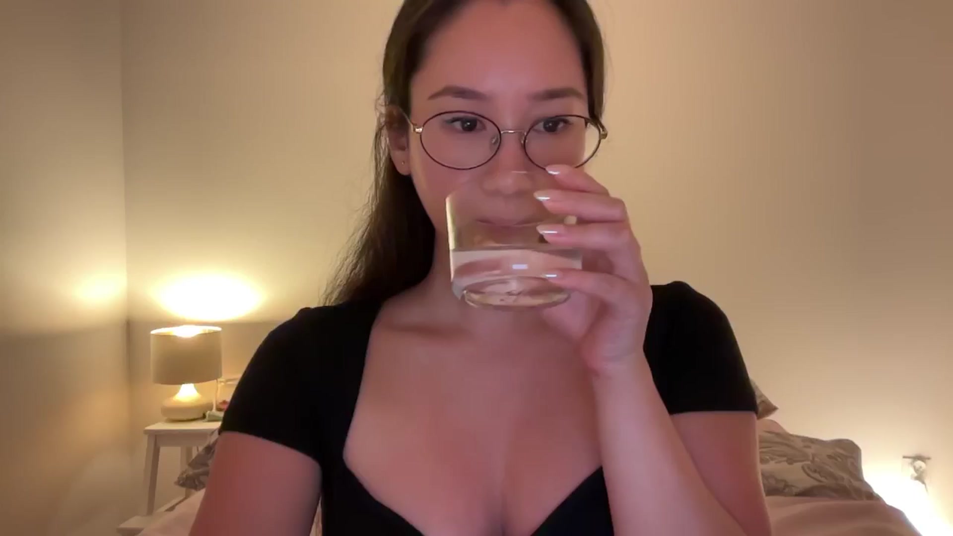 Gallery image thumbnail from cute_asian69's myfreecams stream on, 08/05/2024, 24:50 image 6 of 20