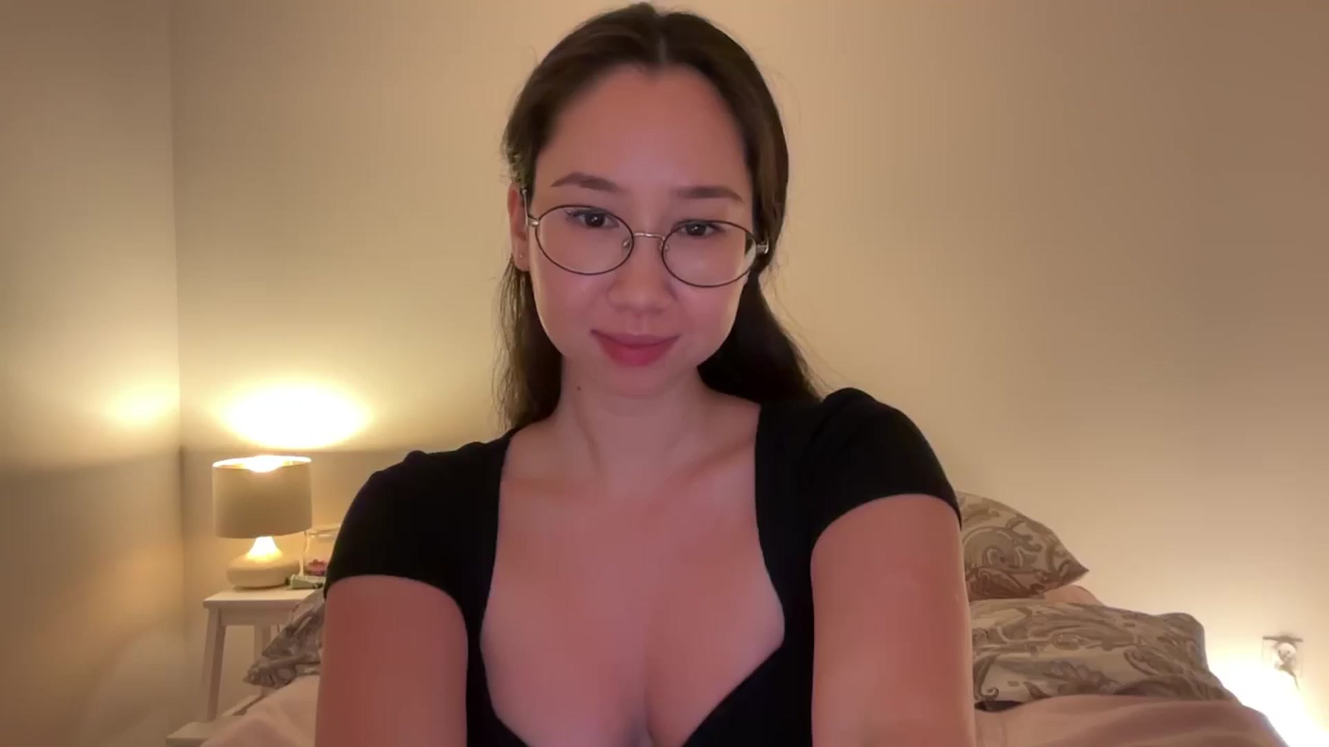 Gallery image thumbnail from cute_asian69's myfreecams stream on, 08/05/2024, 24:50 image 14 of 20