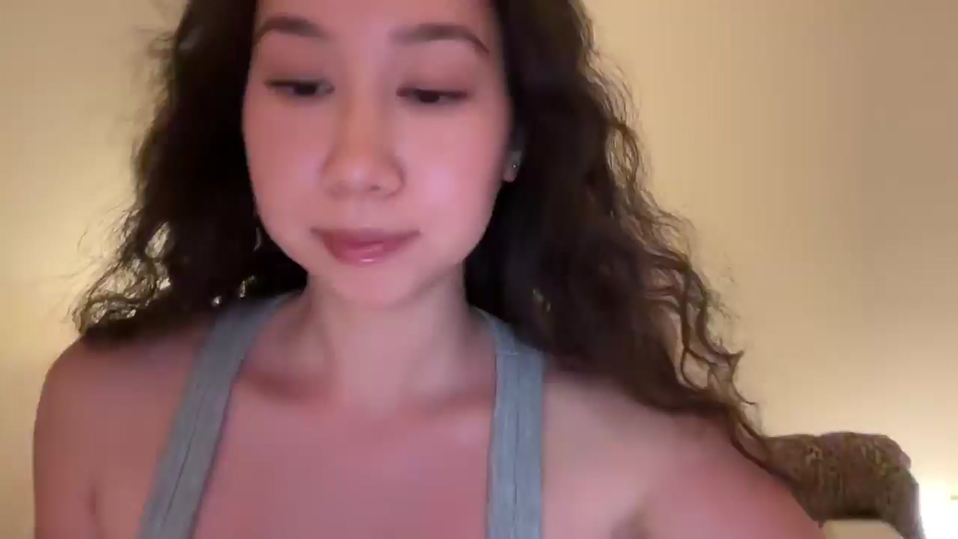 Gallery image thumbnail from cute_asian69's myfreecams stream on, 08/07/2024, 24:59 image 14 of 20