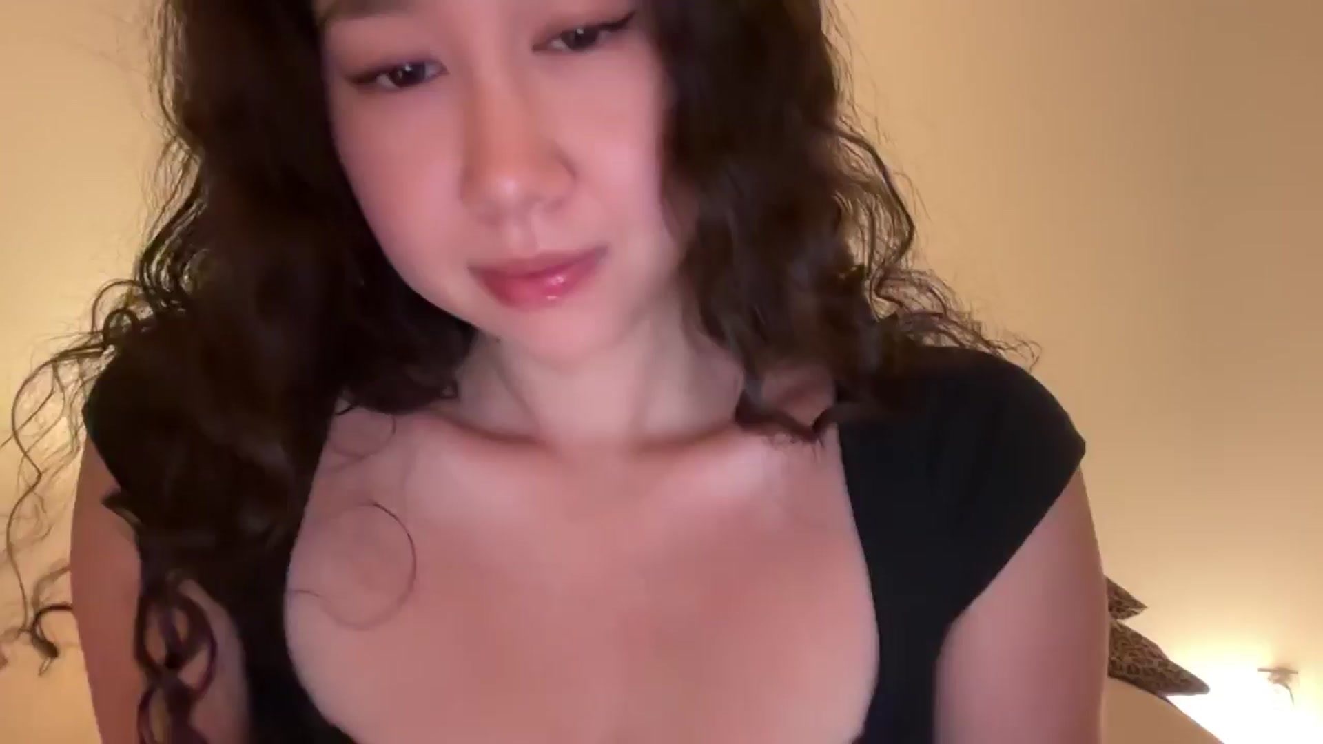 Gallery image thumbnail from cute_asian69's myfreecams stream on, 08/07/2024, 21:07 image 4 of 20