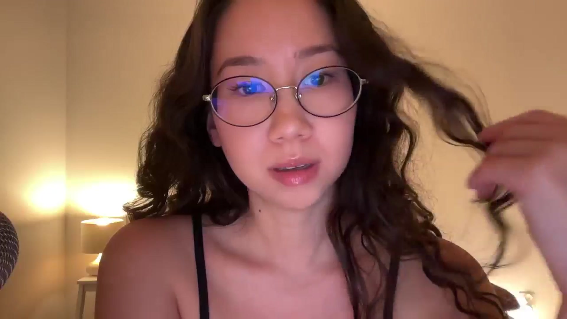 Gallery image thumbnail from cute_asian69's myfreecams stream on, 08/11/2024, 23:26 image 13 of 20