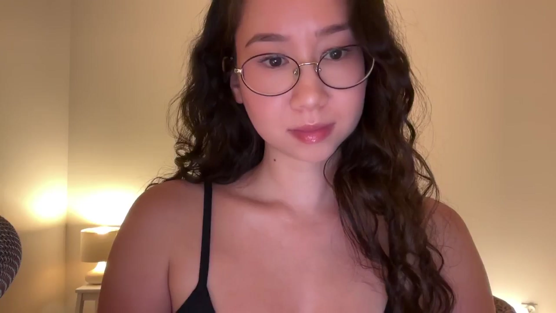 Gallery image thumbnail from cute_asian69's myfreecams stream on, 08/11/2024, 23:26 image 7 of 20