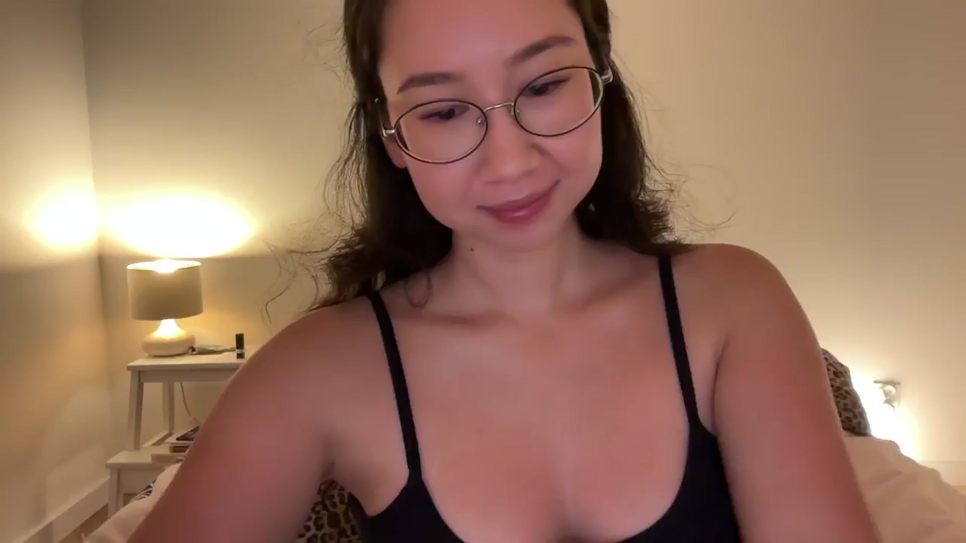 Gallery image thumbnail from cute_asian69's myfreecams stream on, 08/12/2024, 01:50 image 13 of 20